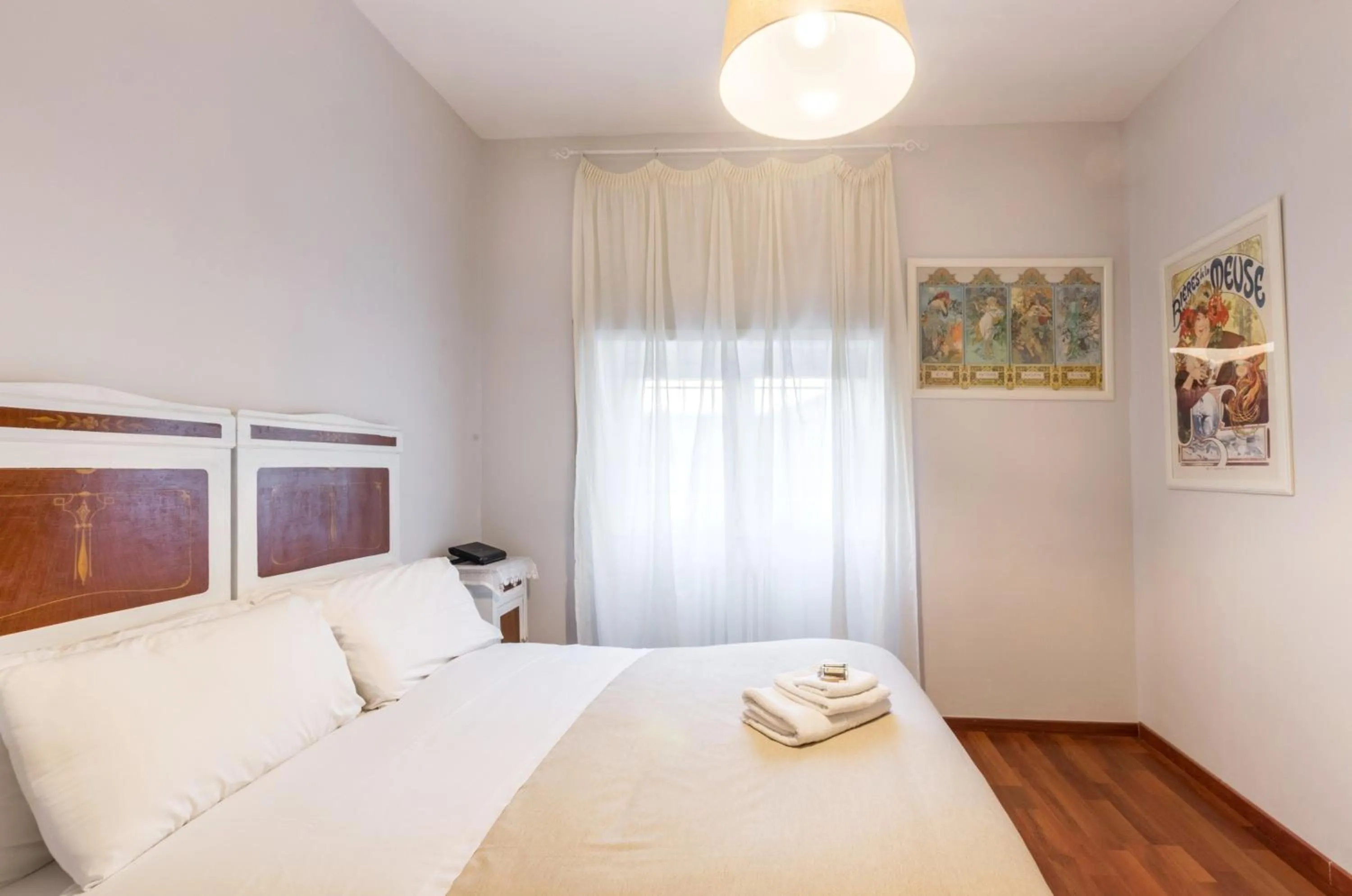 Photo of the whole room, Bed in Liberty Trastevere B&B