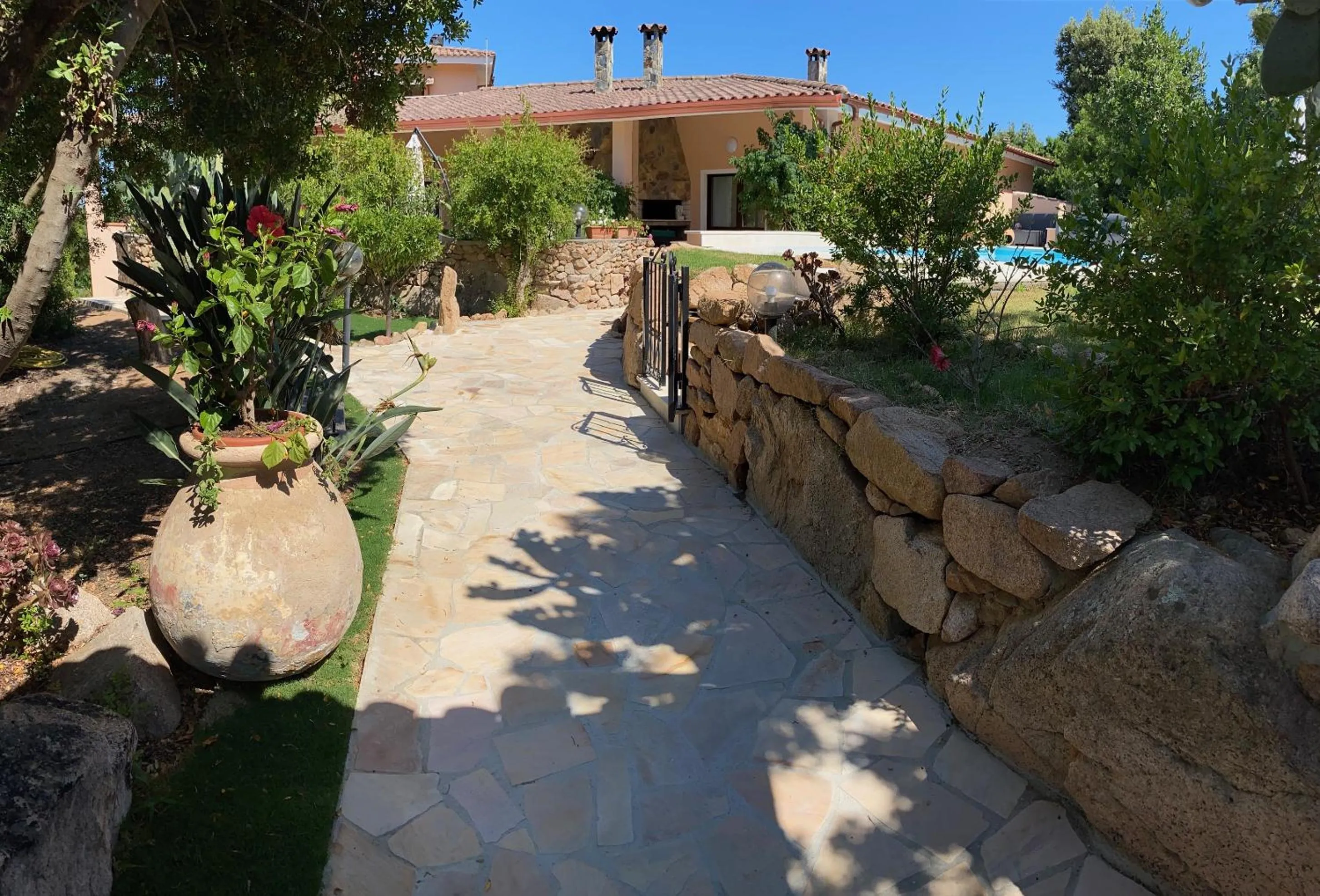 Property building in Casa Mariluka