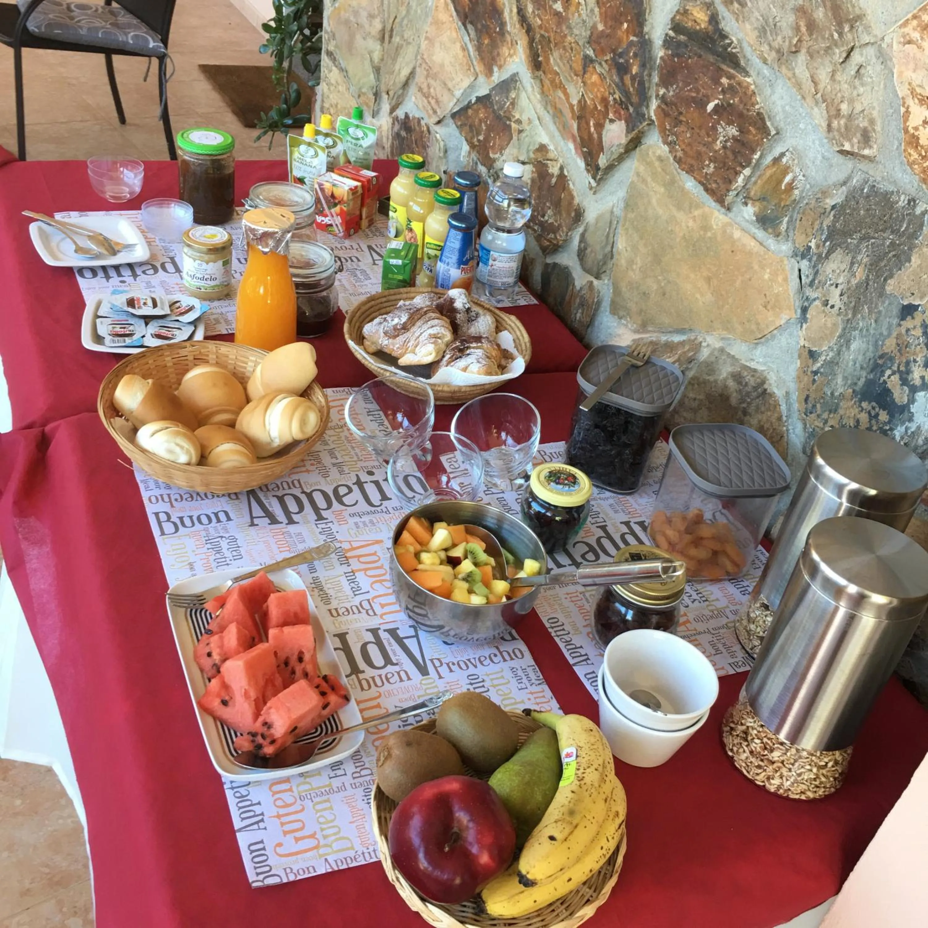 Food and drinks in Casa Mariluka