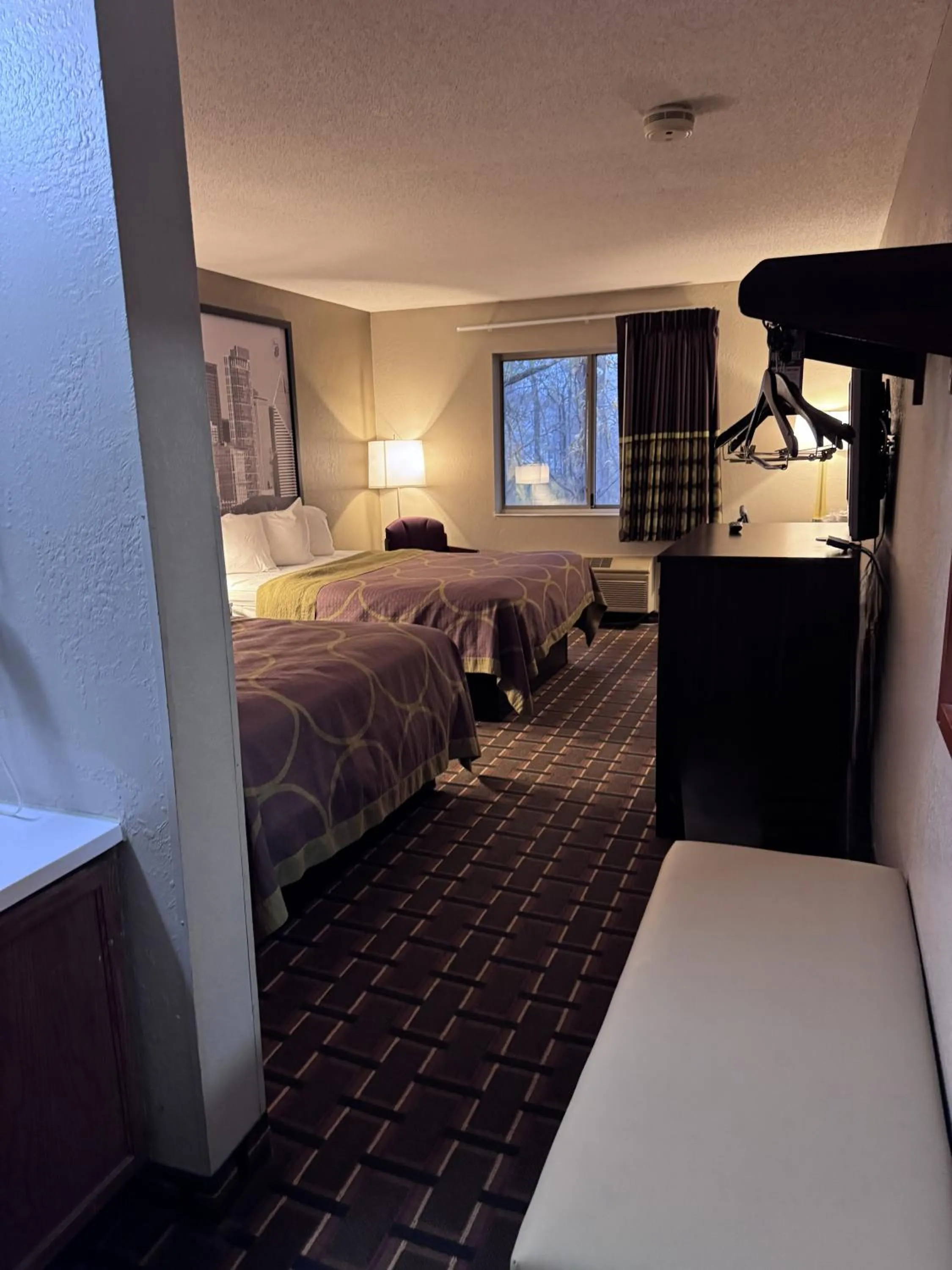 Bed in Super 8 by Wyndham Valparaiso