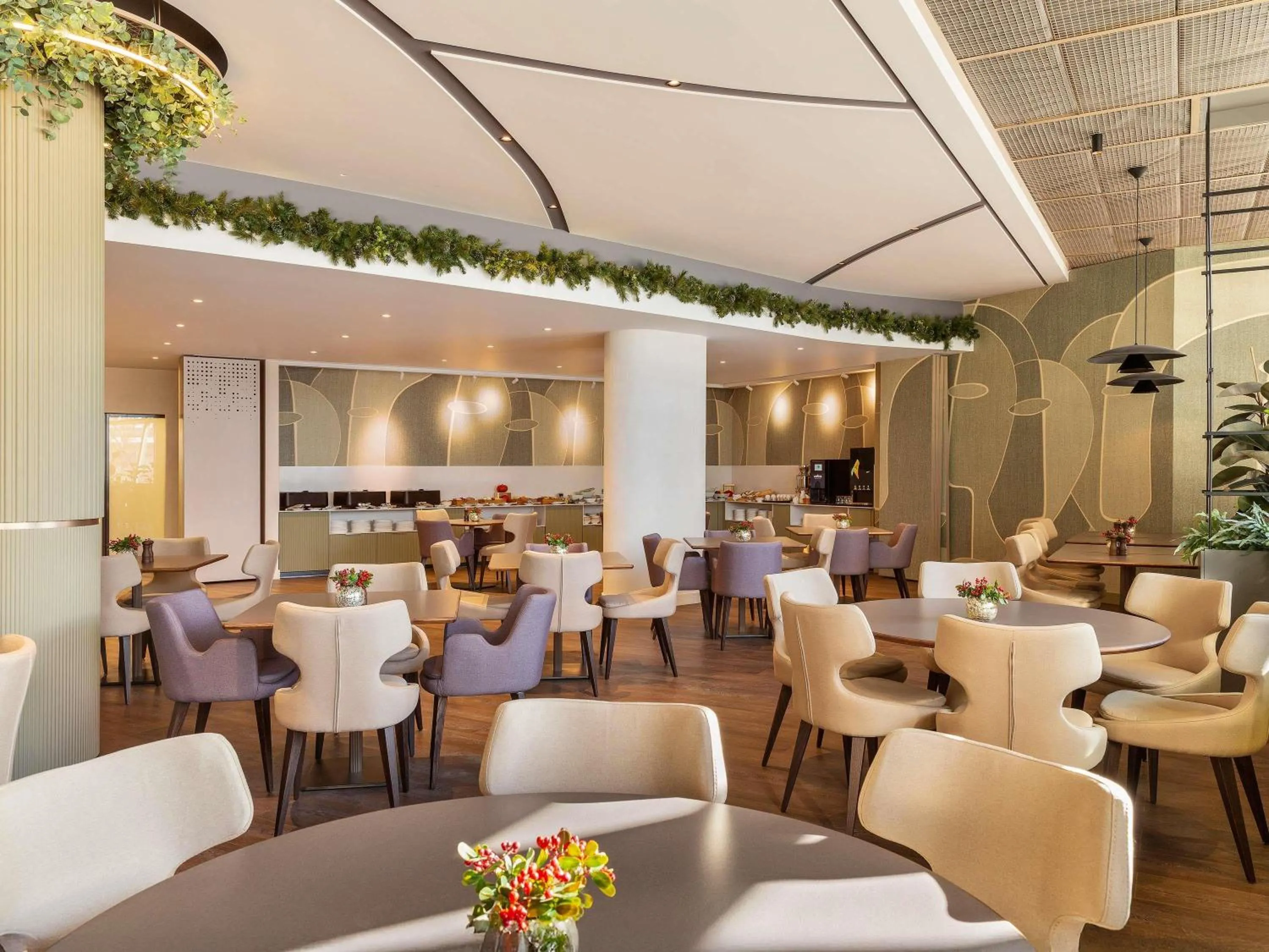 Restaurant/places to eat in Mercure Sofia City