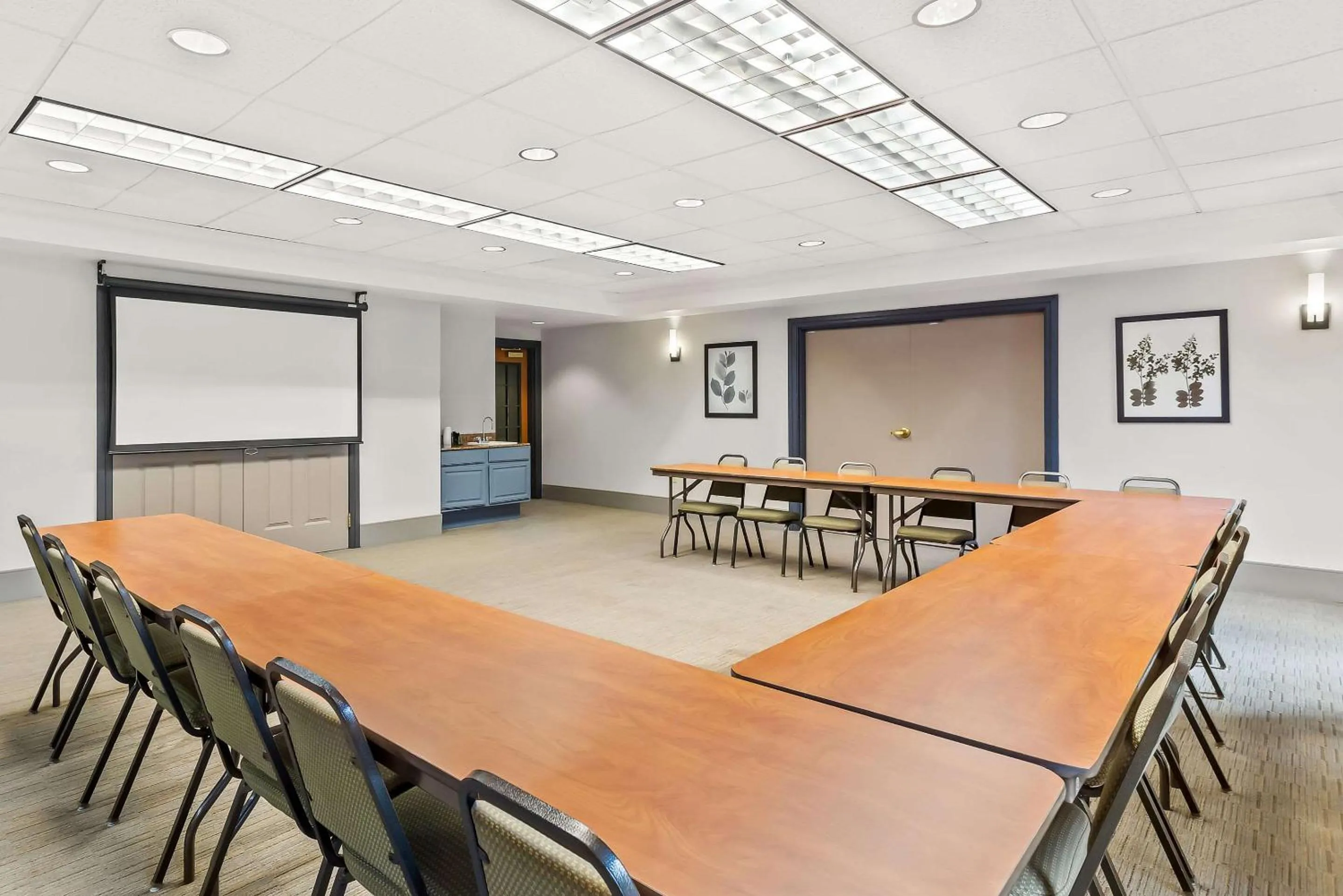 Meeting/conference room in Country Inn & Suites by Radisson, Portage, IN