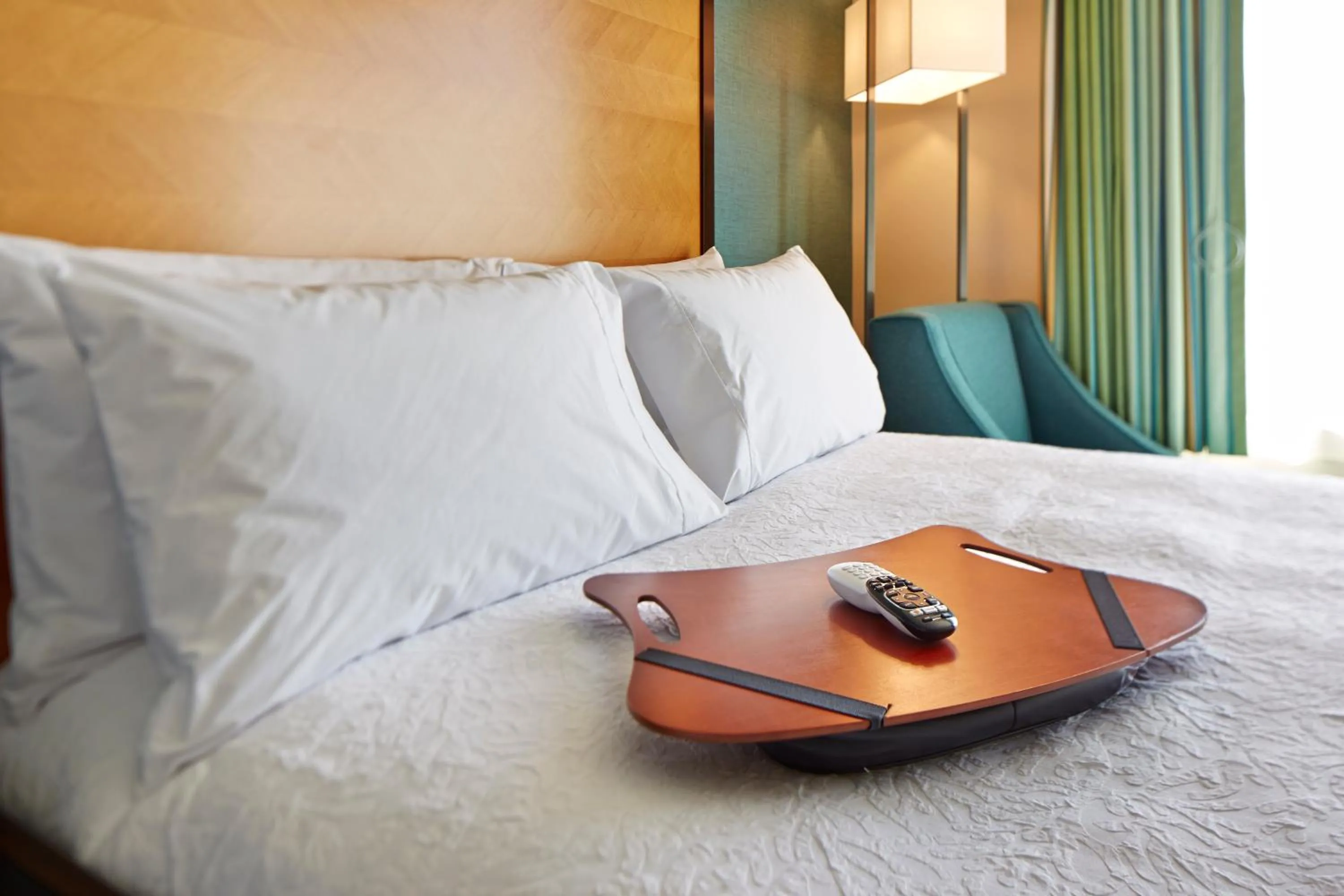 Bed in Hampton Inn San Diego Mission Valley