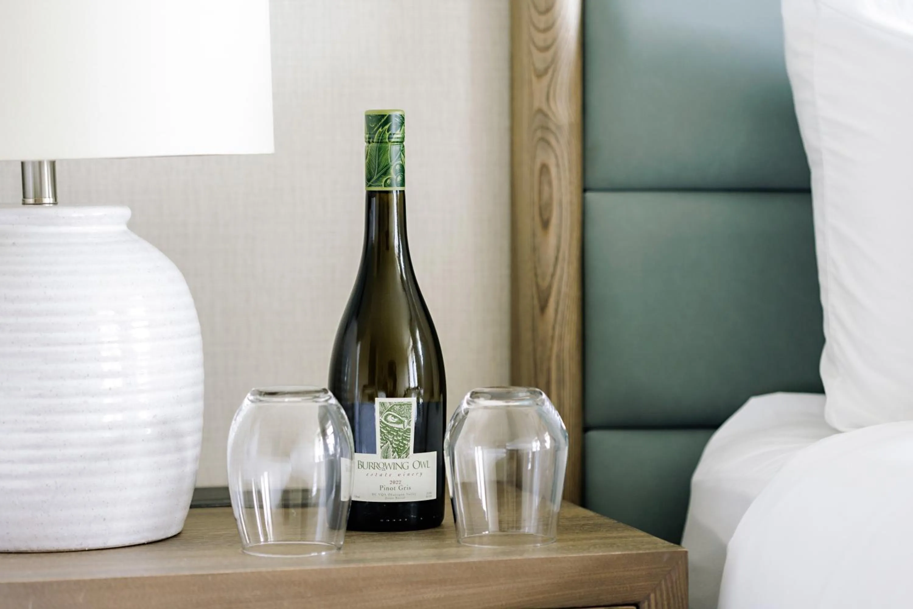 Food and drinks, Bed in Balcomo, a Ramada by Wyndham