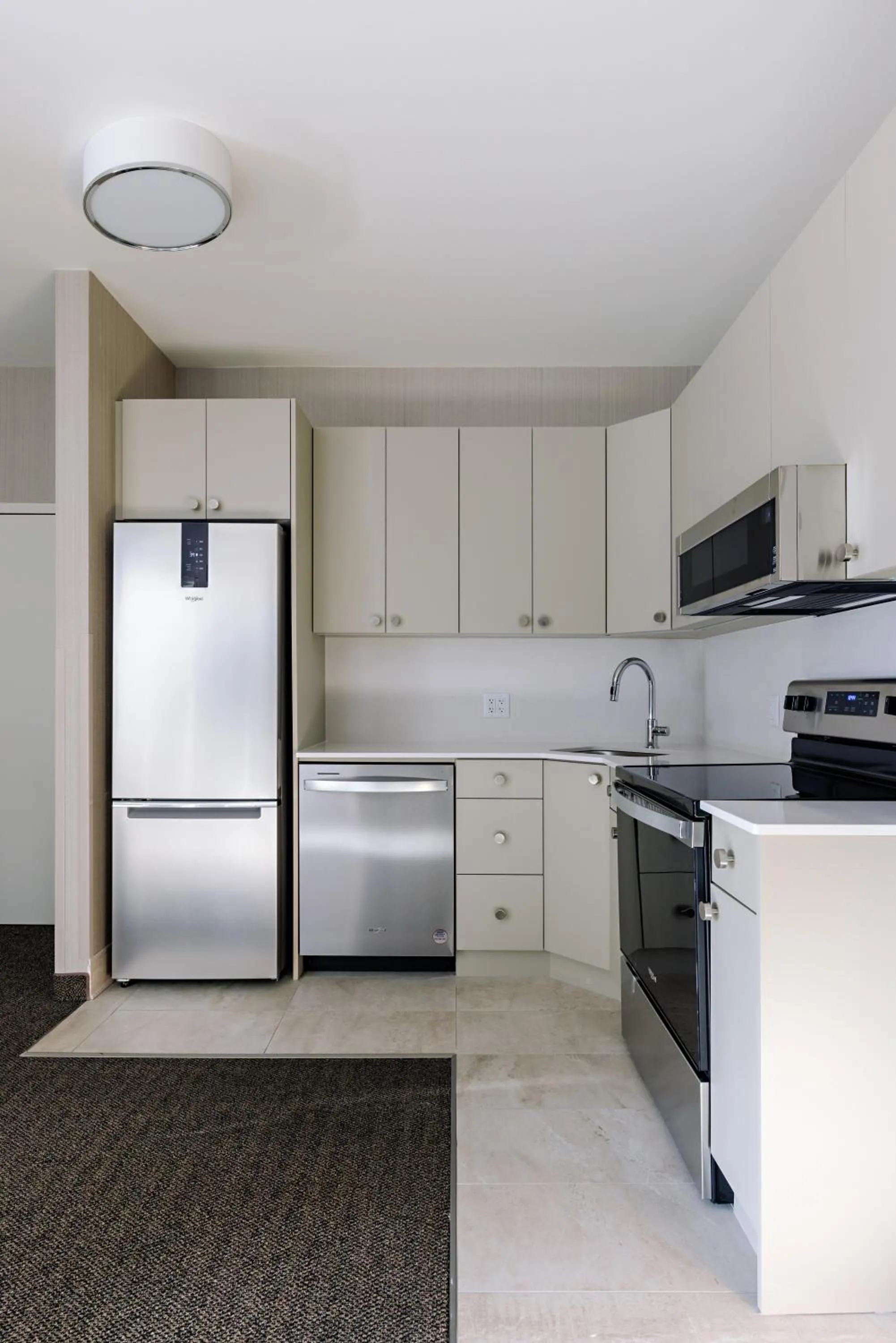Kitchen or kitchenette in Balcomo, a Ramada by Wyndham
