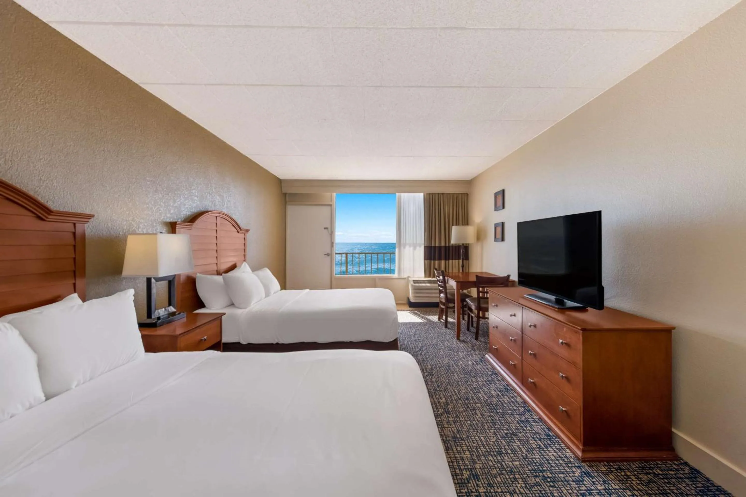 Bedroom, Bed in Comfort Inn South Oceanfront