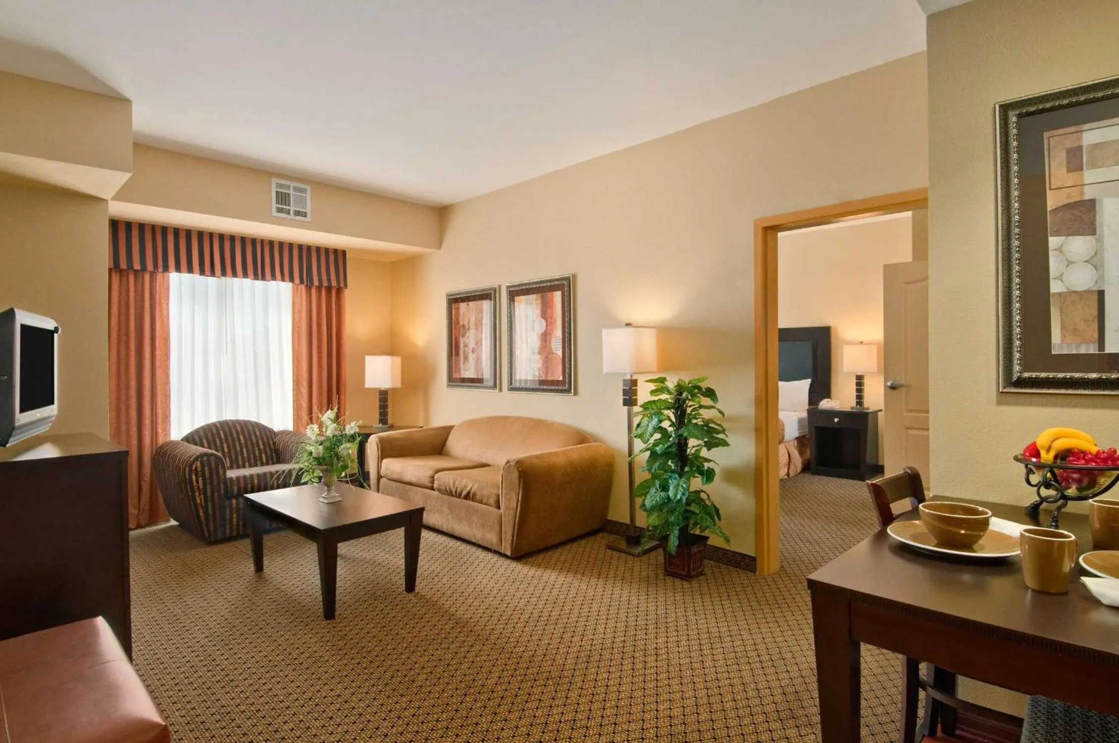 Living room, Bed in Homewood Suites by Hilton Tulsa-South