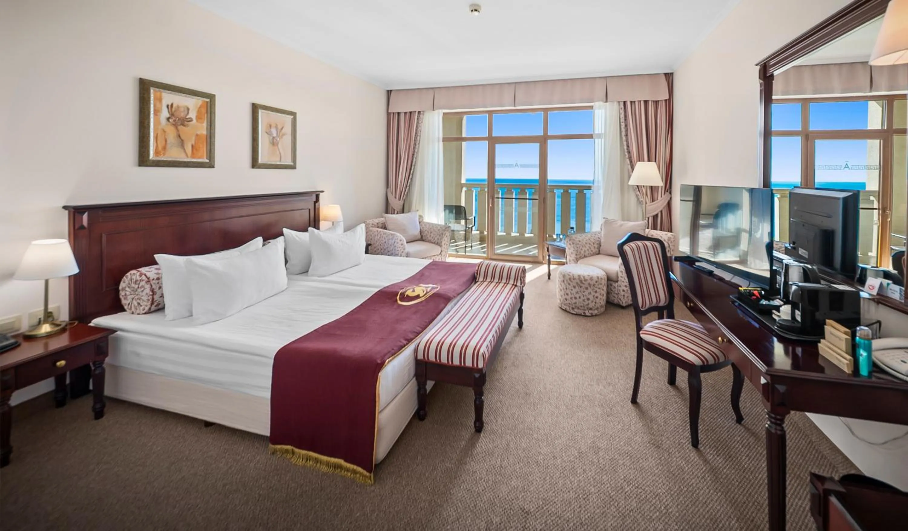 Bathroom, Bed in Melia Grand Hermitage All Inclusive