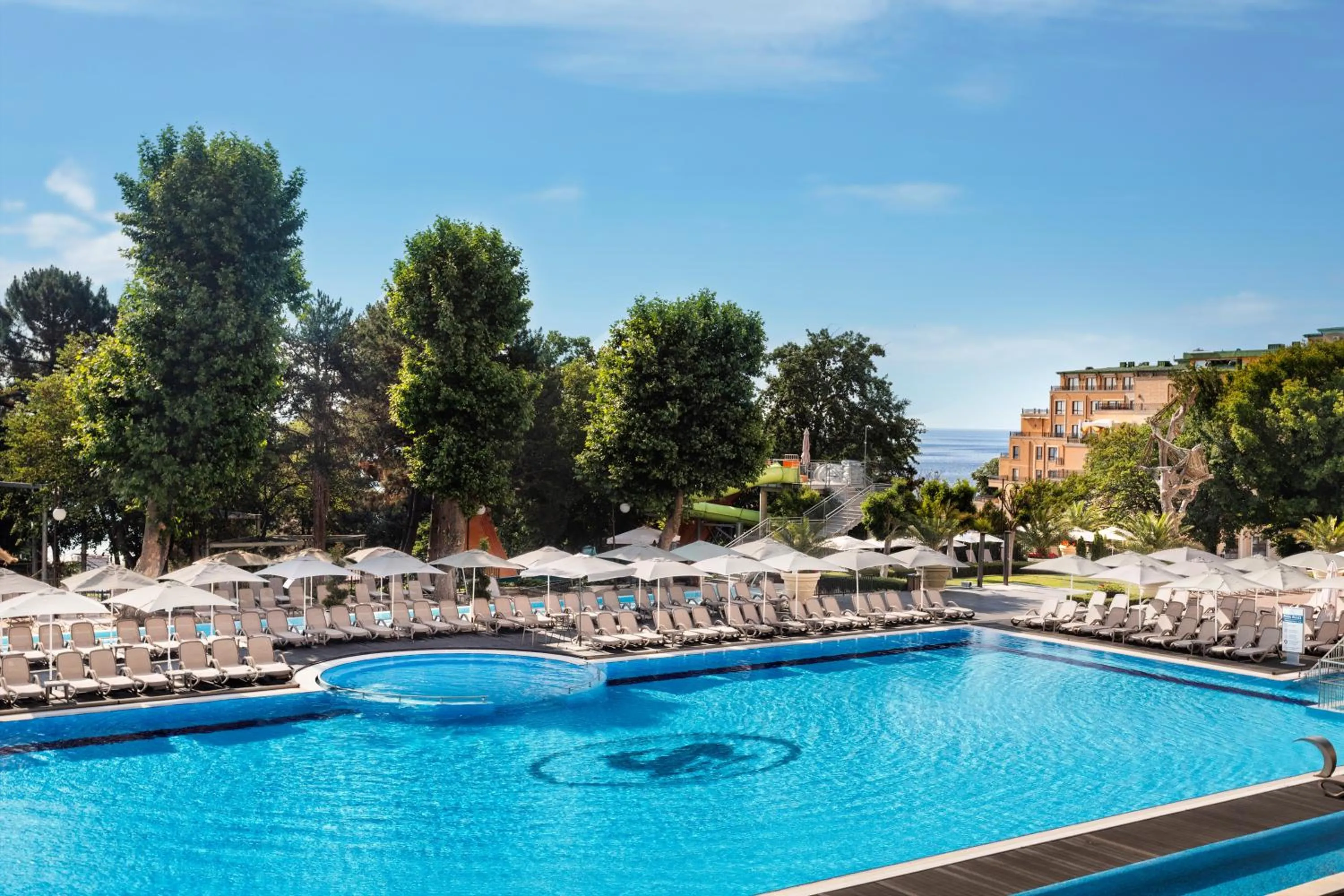 Swimming pool in Melia Grand Hermitage All Inclusive