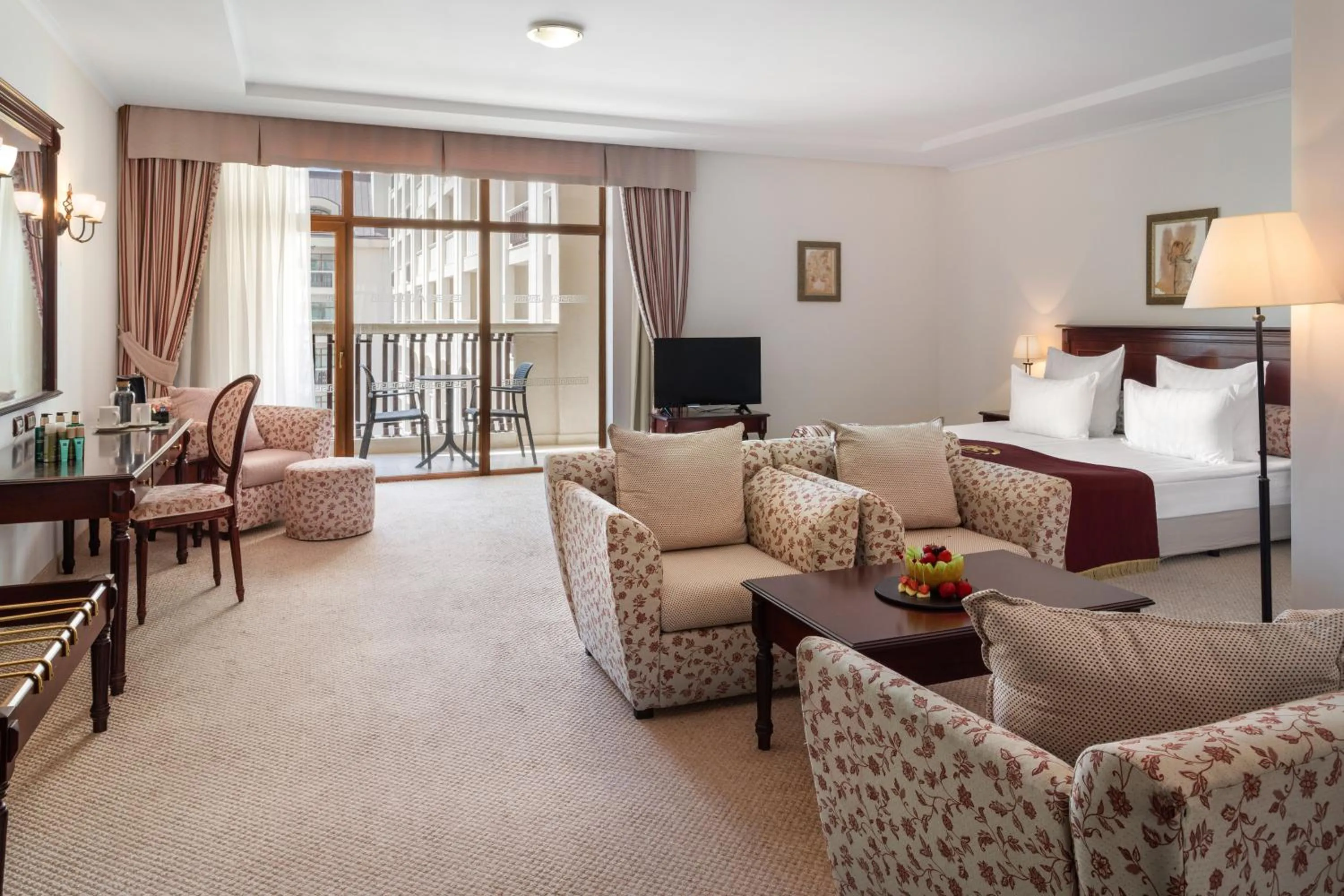 Bed in Melia Grand Hermitage All Inclusive