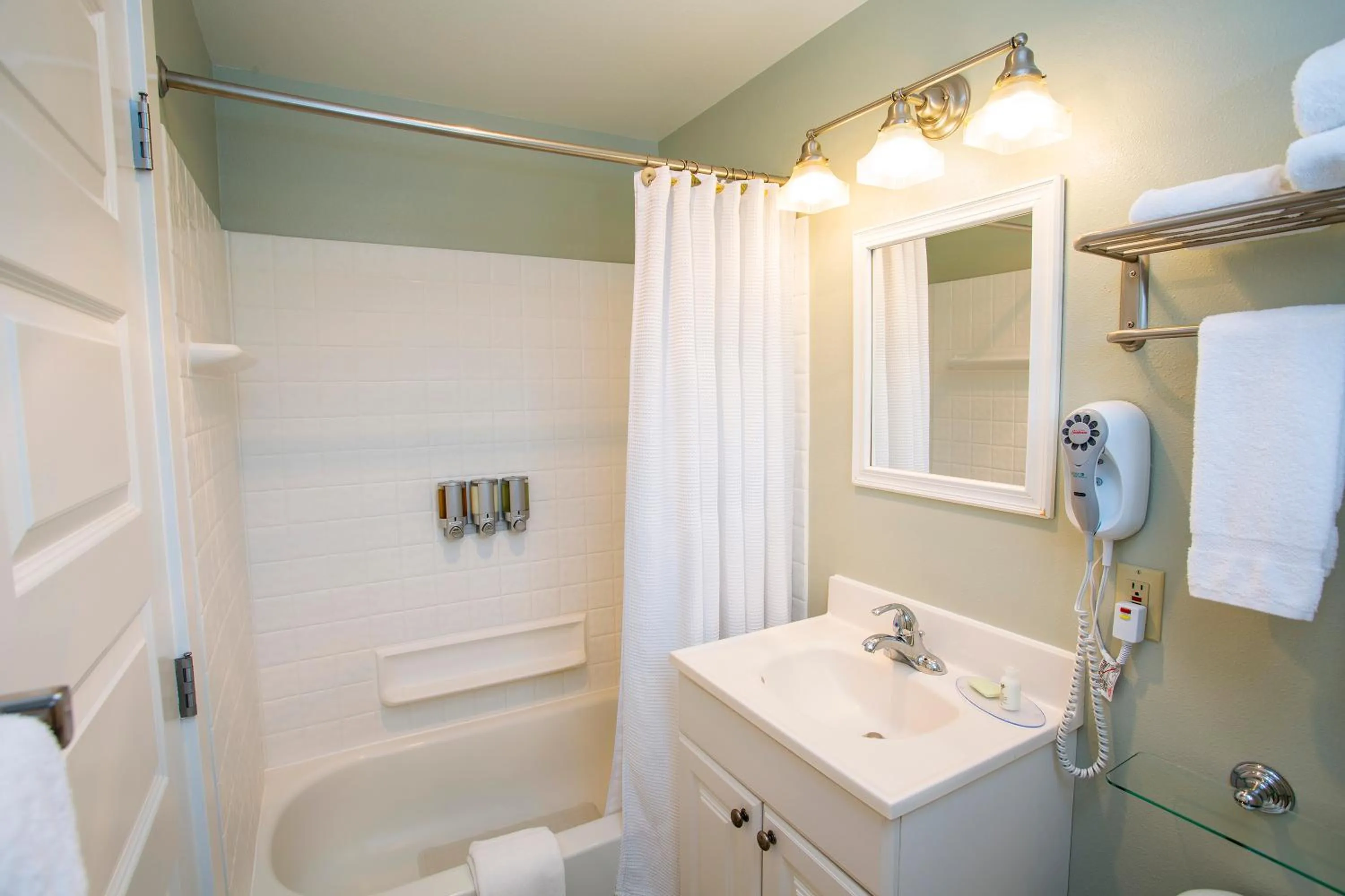 Bathroom in Looking Glass Inn
