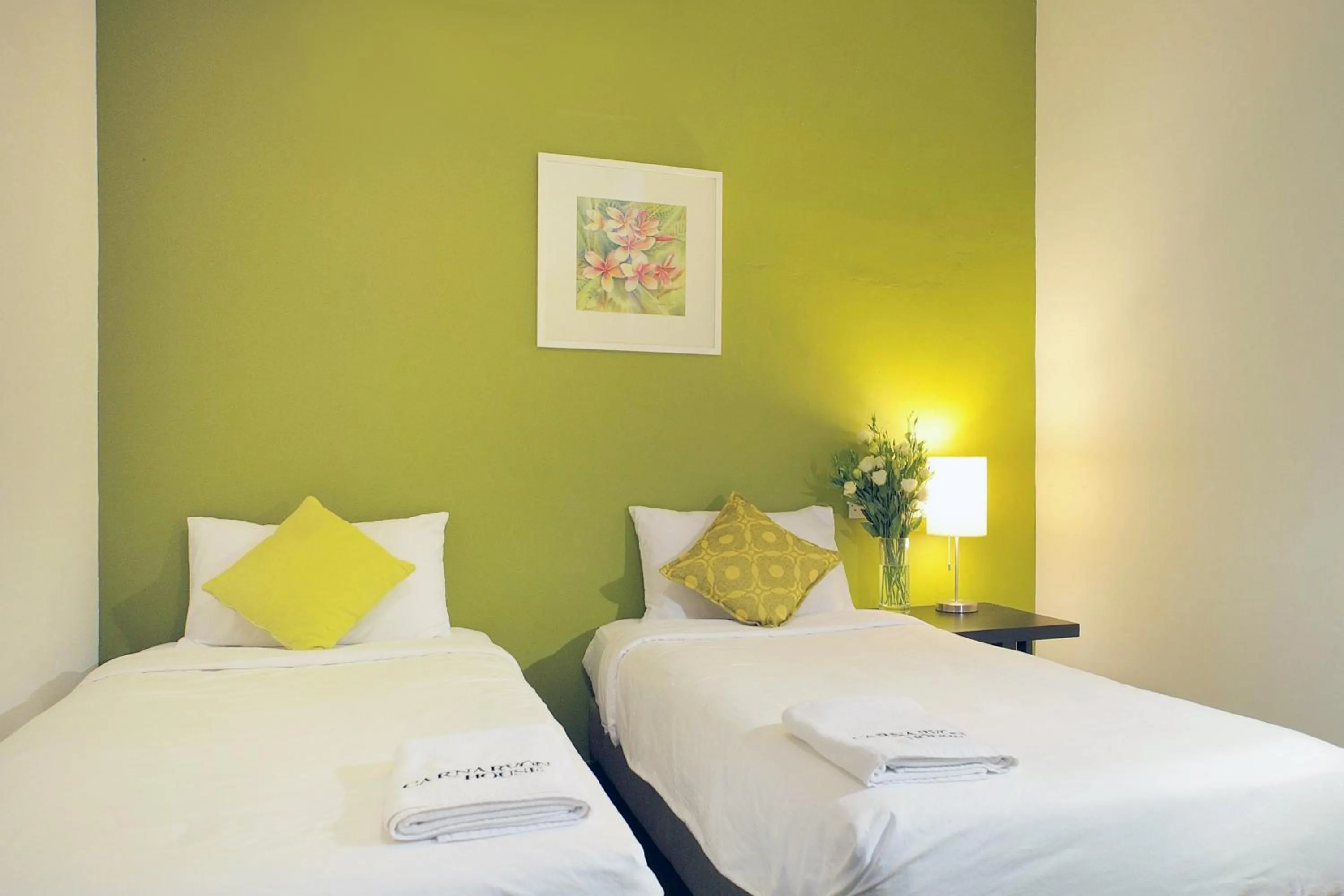 Photo of the whole room, Bed in Carnarvon House