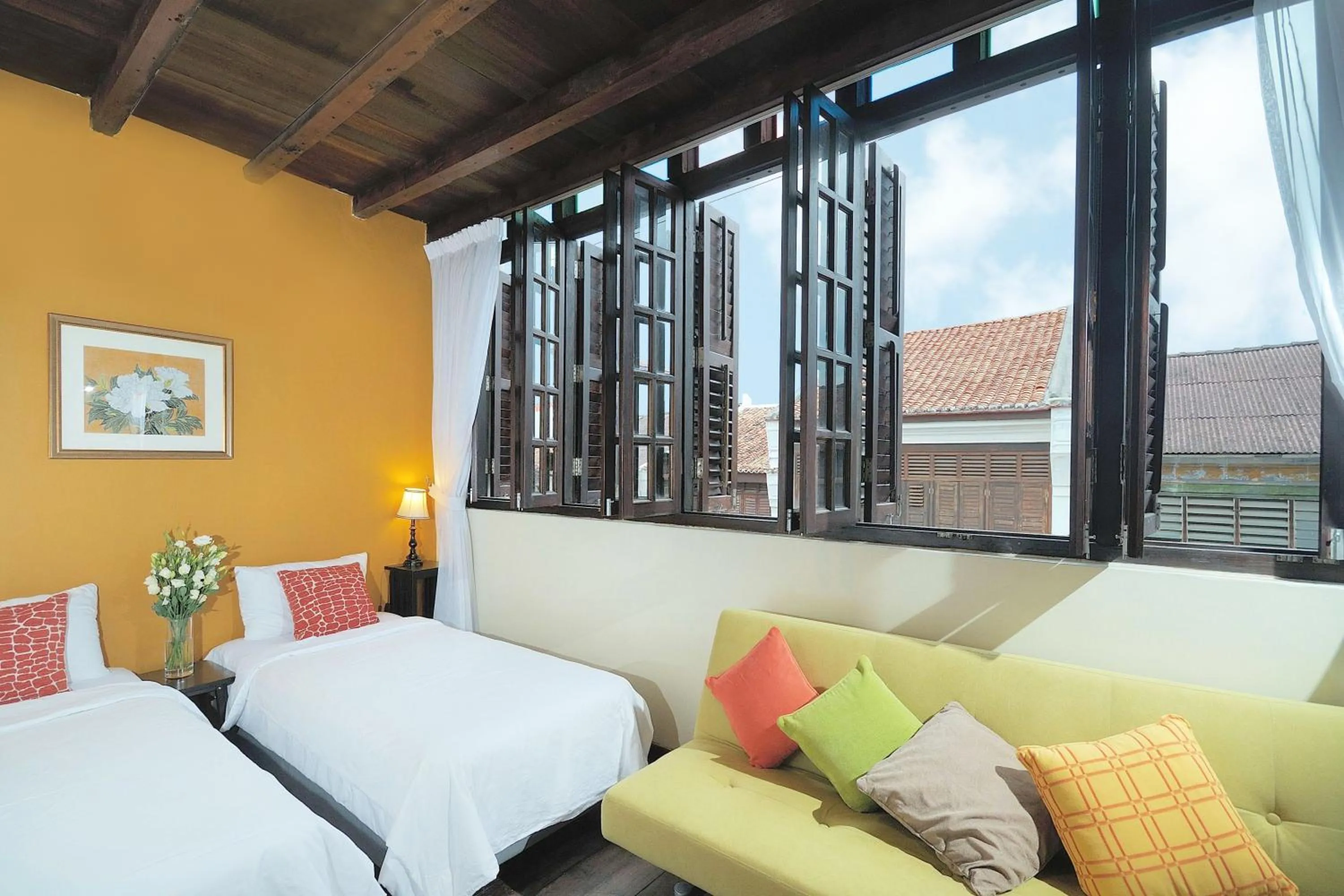 Photo of the whole room, Bed in Carnarvon House