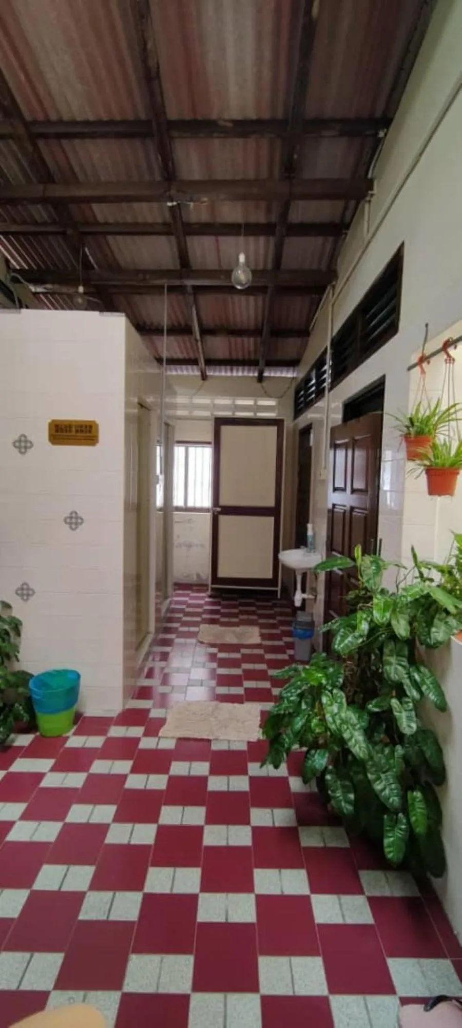 Toilet in Carnarvon House