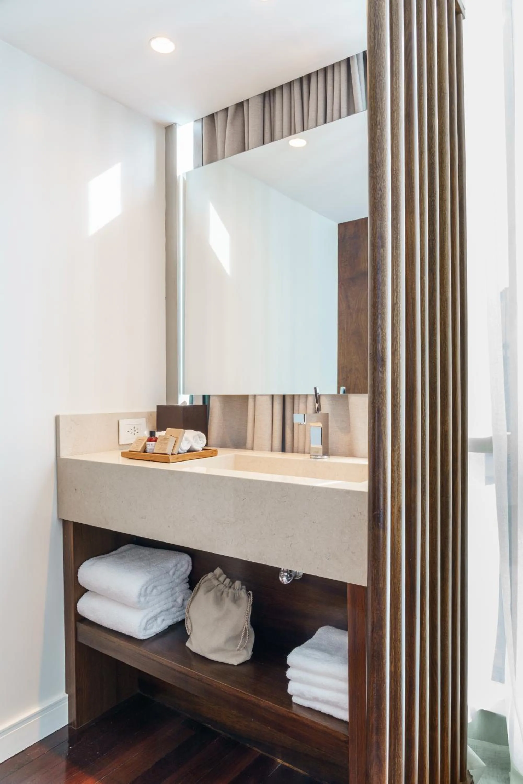 Bathroom, Bed in Mio Buenos Aires