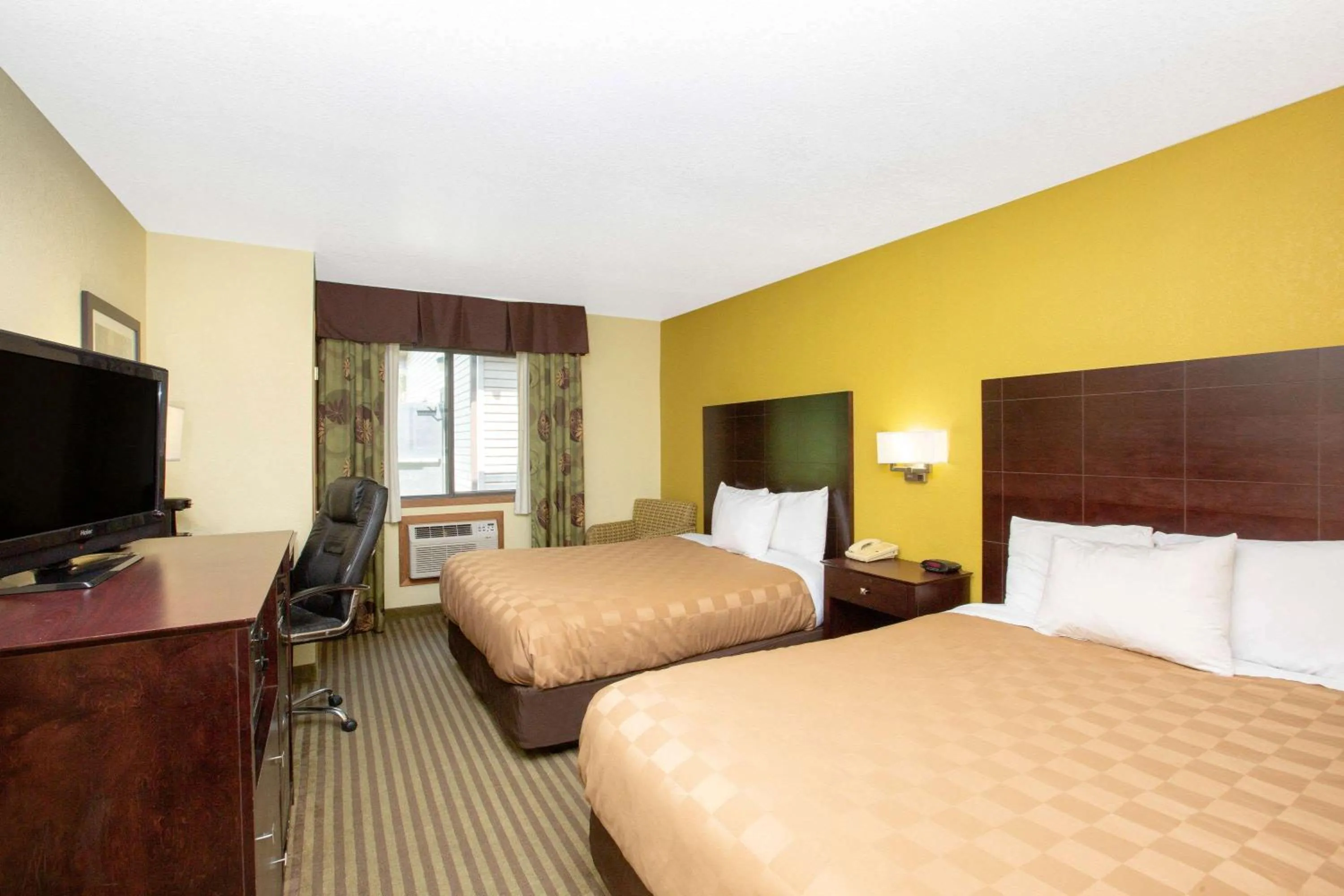 Photo of the whole room, Bed in AmericInn by Wyndham Council Bluffs