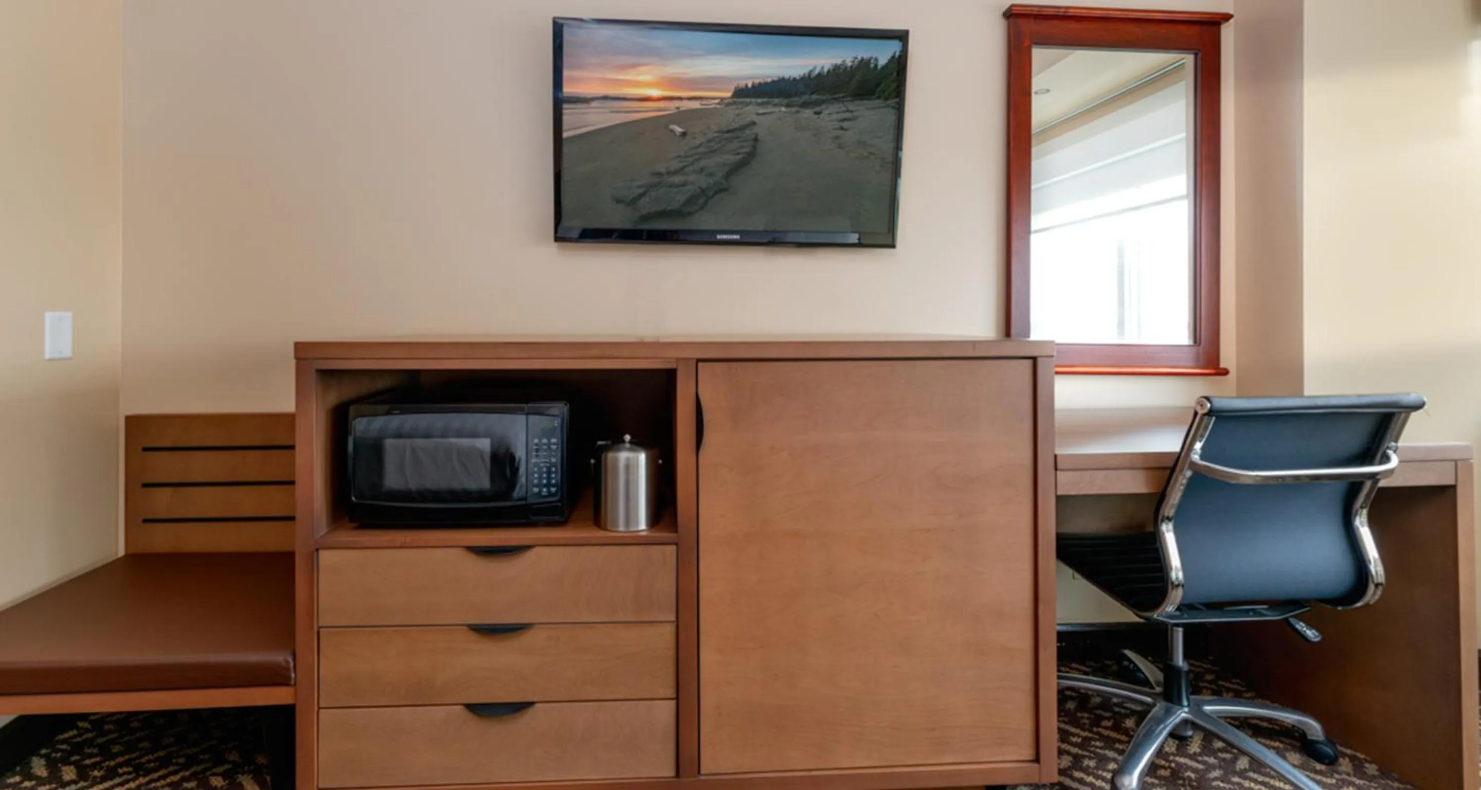 TV and multimedia in Prestige Oceanview Hotel Prince Rupert