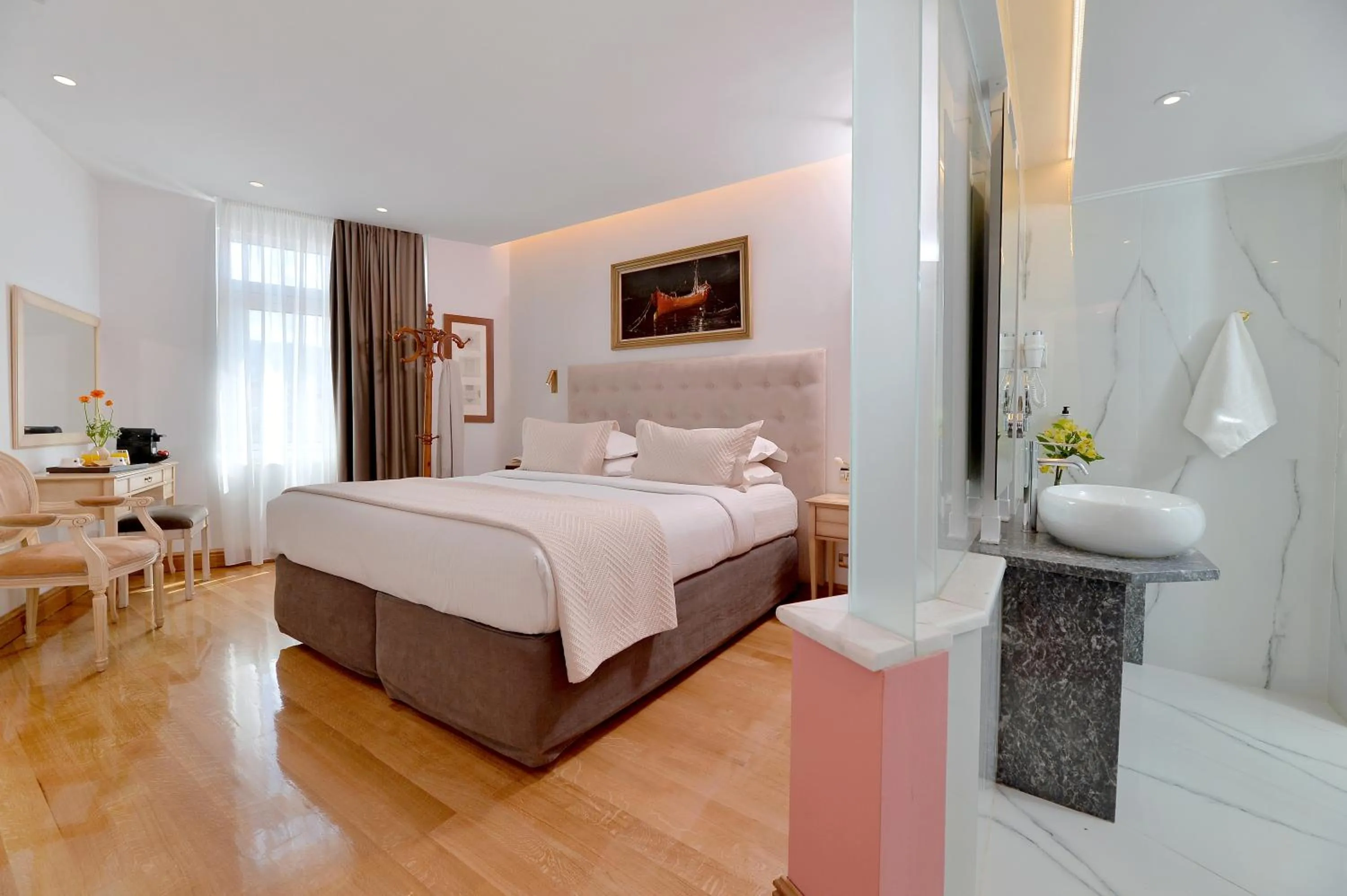 Photo of the whole room, Bed in Acropolian Spirit Boutique Hotel