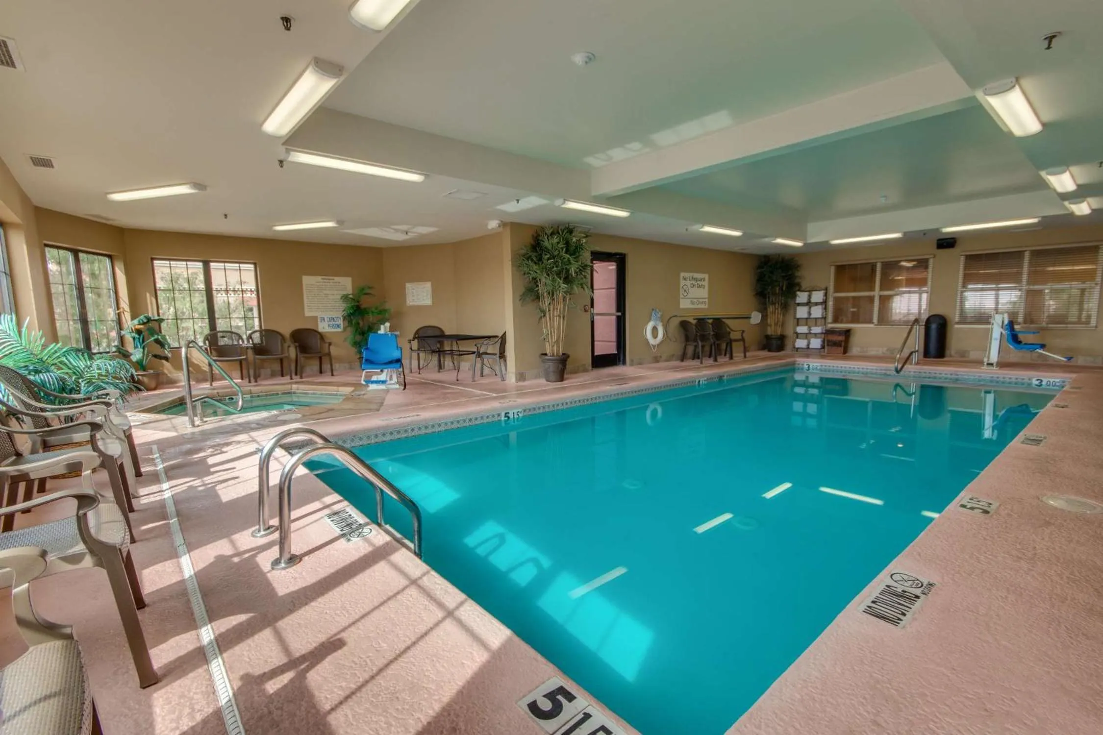 Pool view in Hampton Inn & Suites Las Cruces I-25