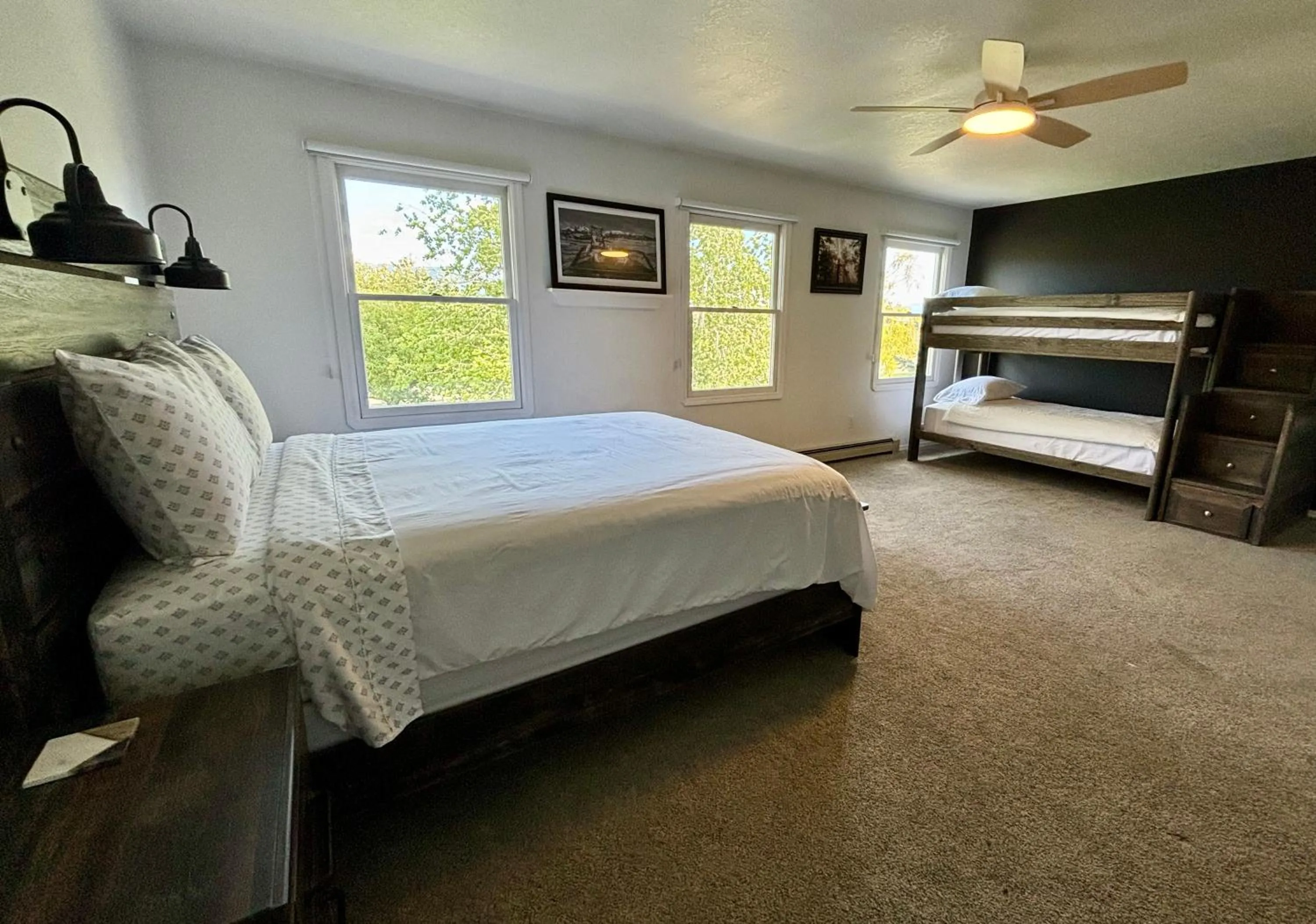 Bed in Fox Hollow Inn