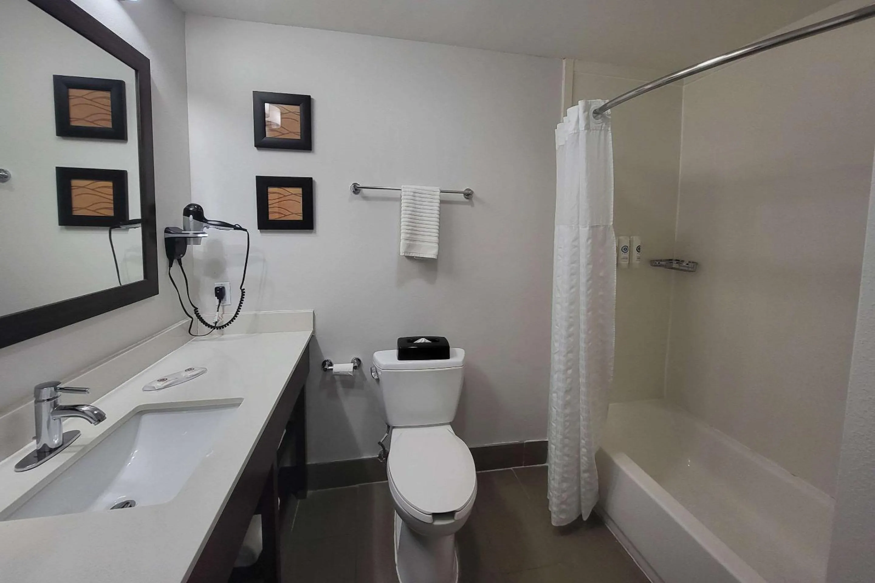 Bedroom in Comfort Inn Somerset - Lake Cumberland