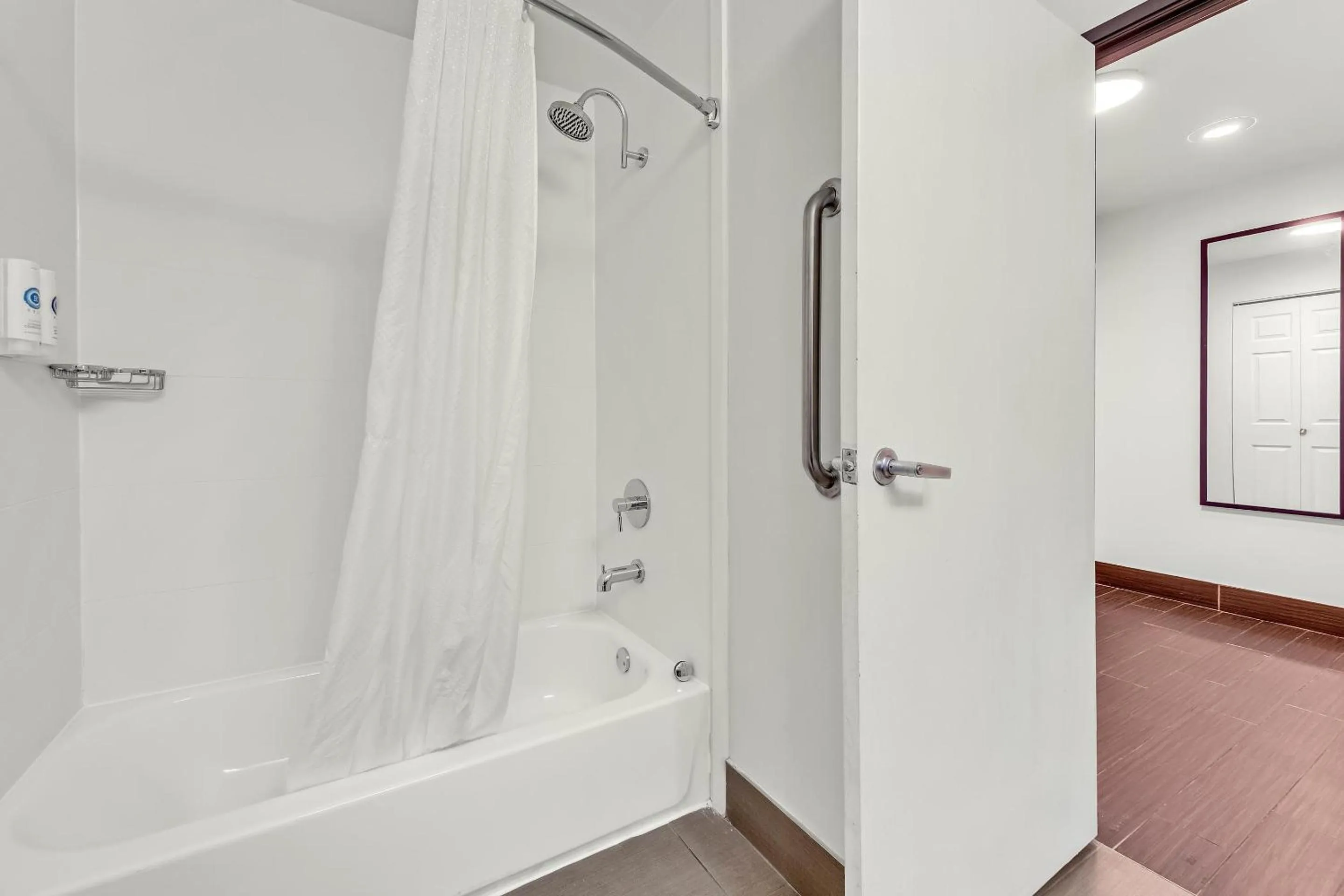 Bedroom in Comfort Inn Somerset - Lake Cumberland