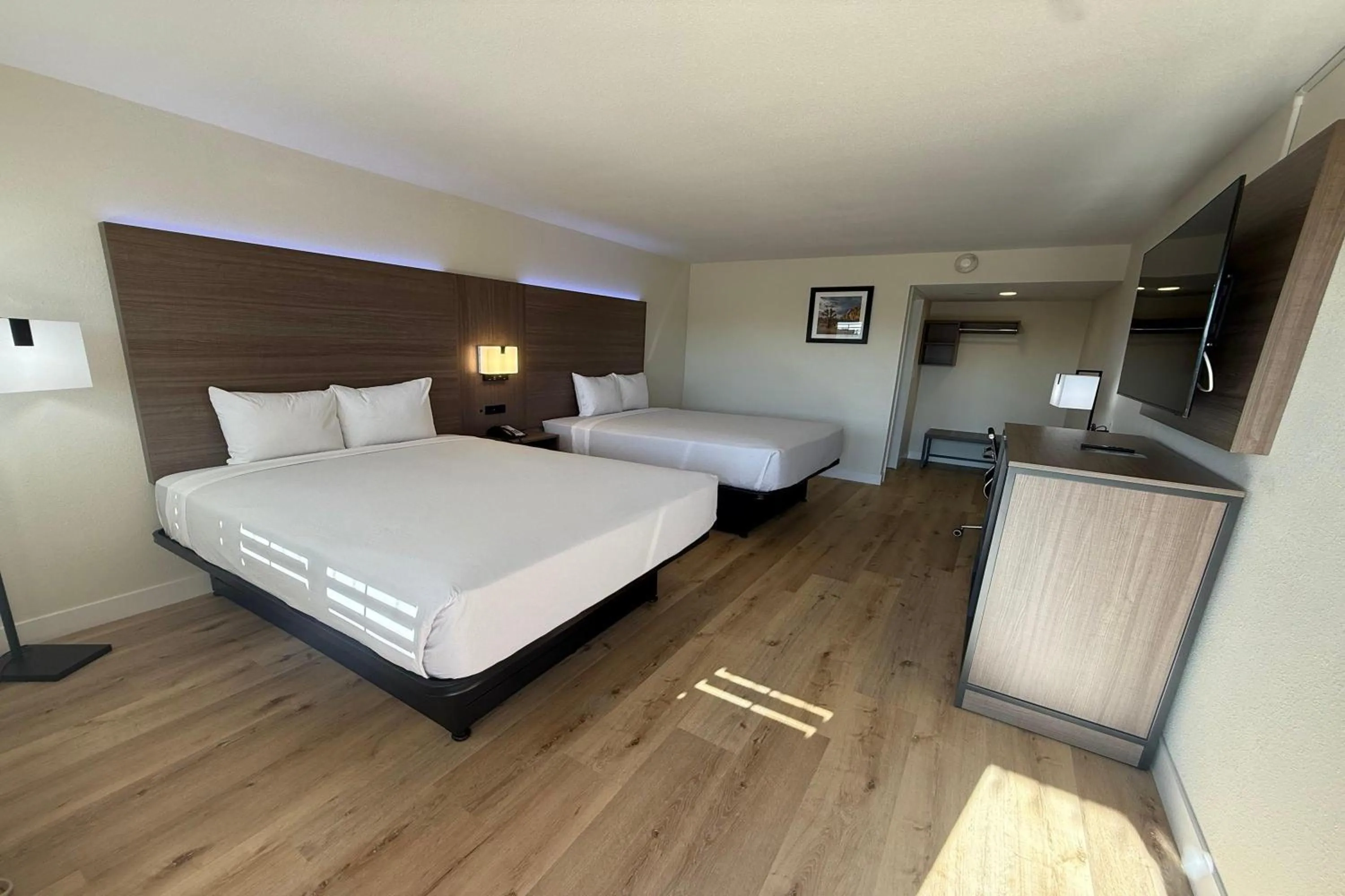 Photo of the whole room, Bed in Travelodge by Wyndham Imperial - El Centro