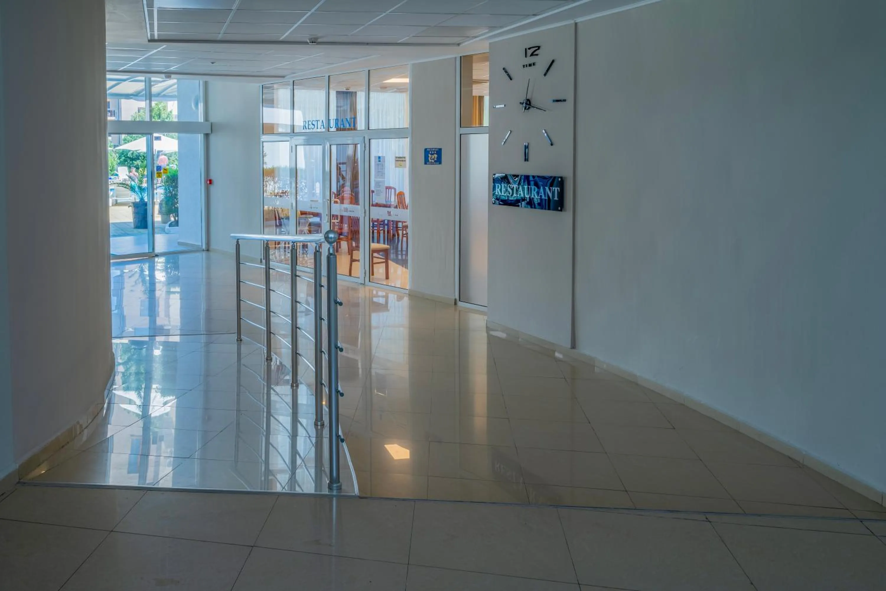 Restaurant/places to eat in Queen Nelly