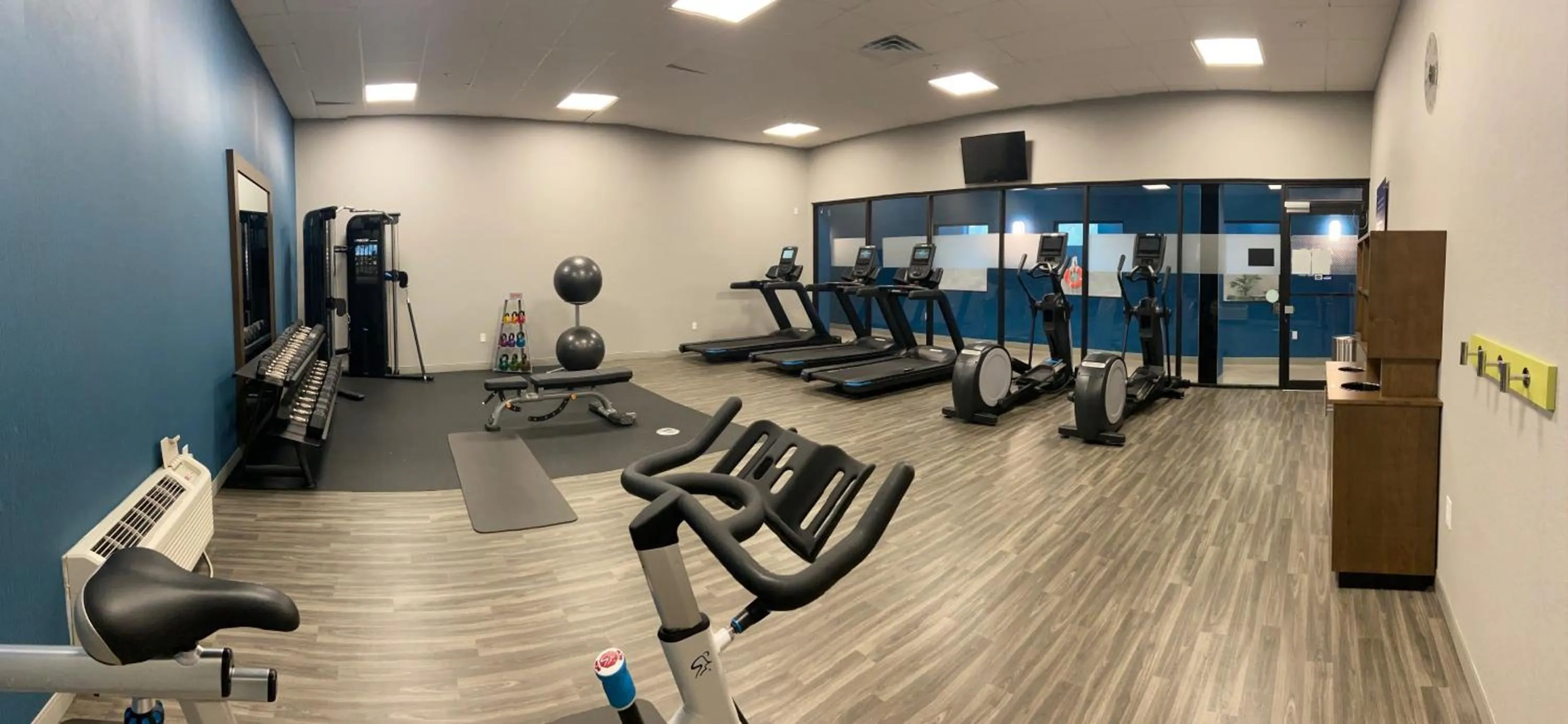 Fitness centre/facilities in Hampton Inn Salisbury