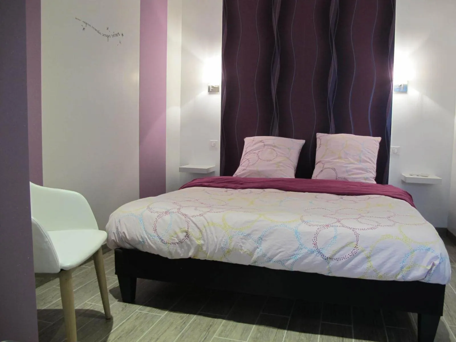 Bedroom, Bed in Les Victoriennes