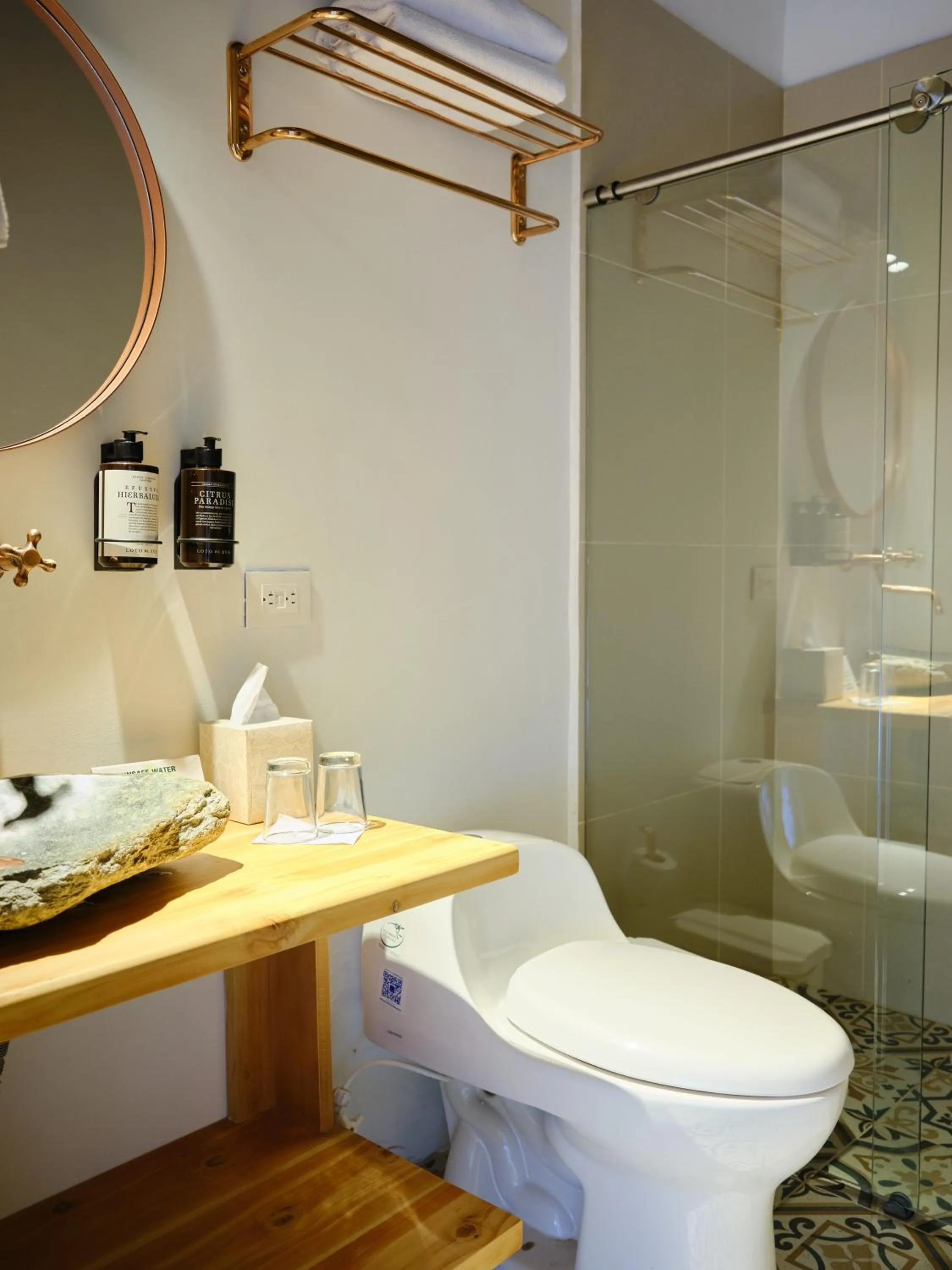 Shower in Hotel Hacienda Combia