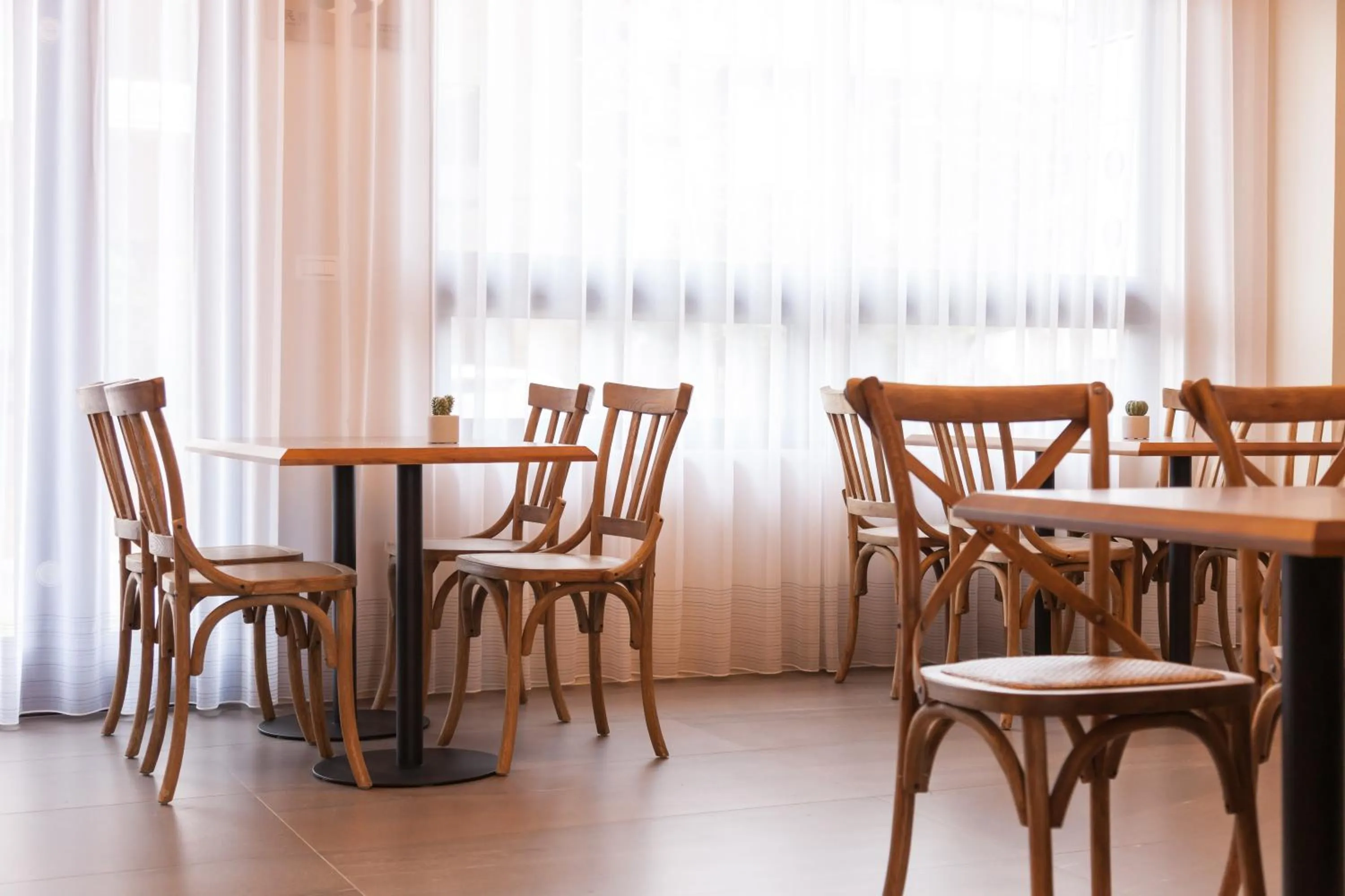 Restaurant/places to eat in Buluba-Green Fields