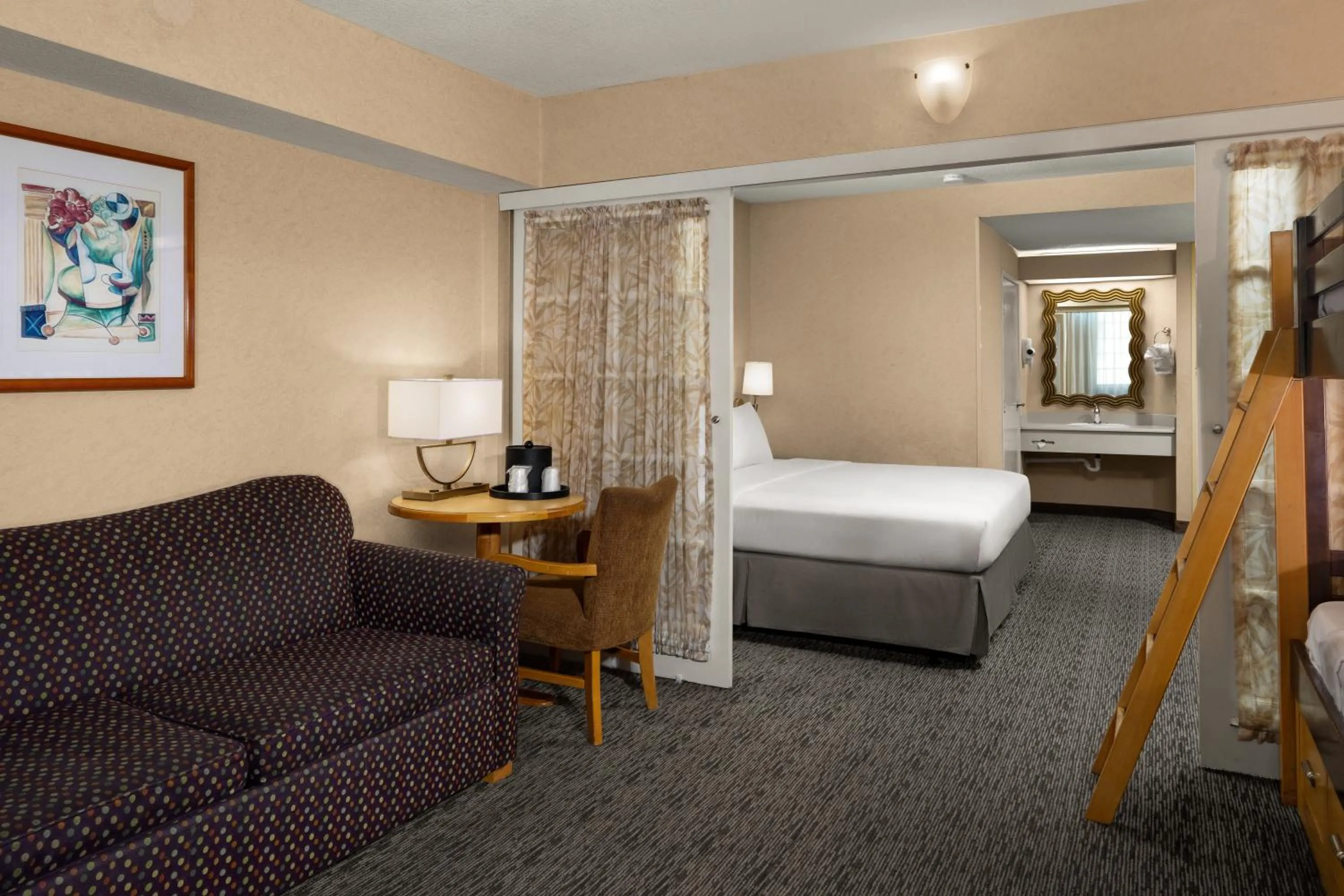 Bedroom, Bed in Anaheim Portofino Inn & Suites