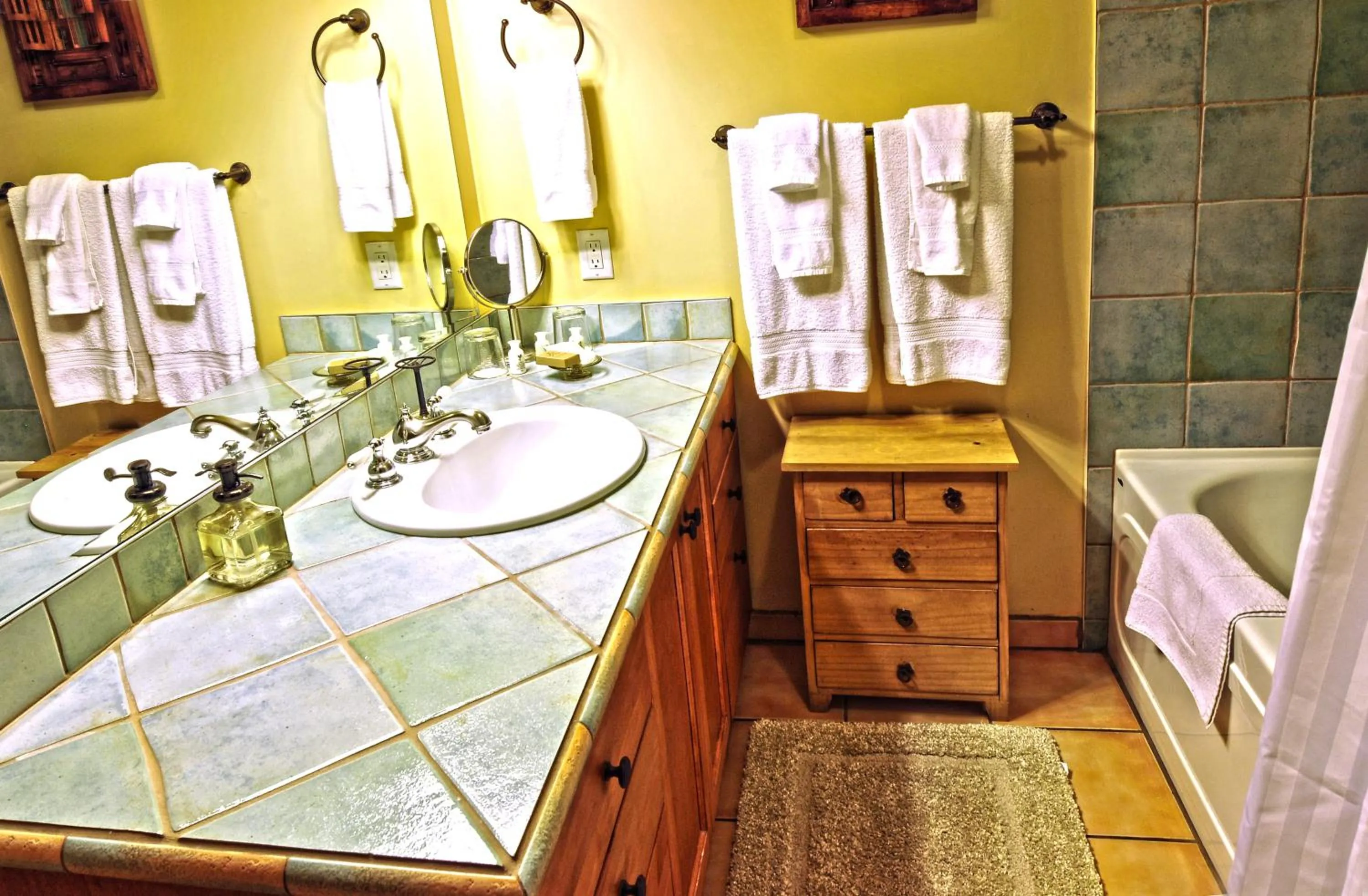 Bathroom in Blue Iguana Inn