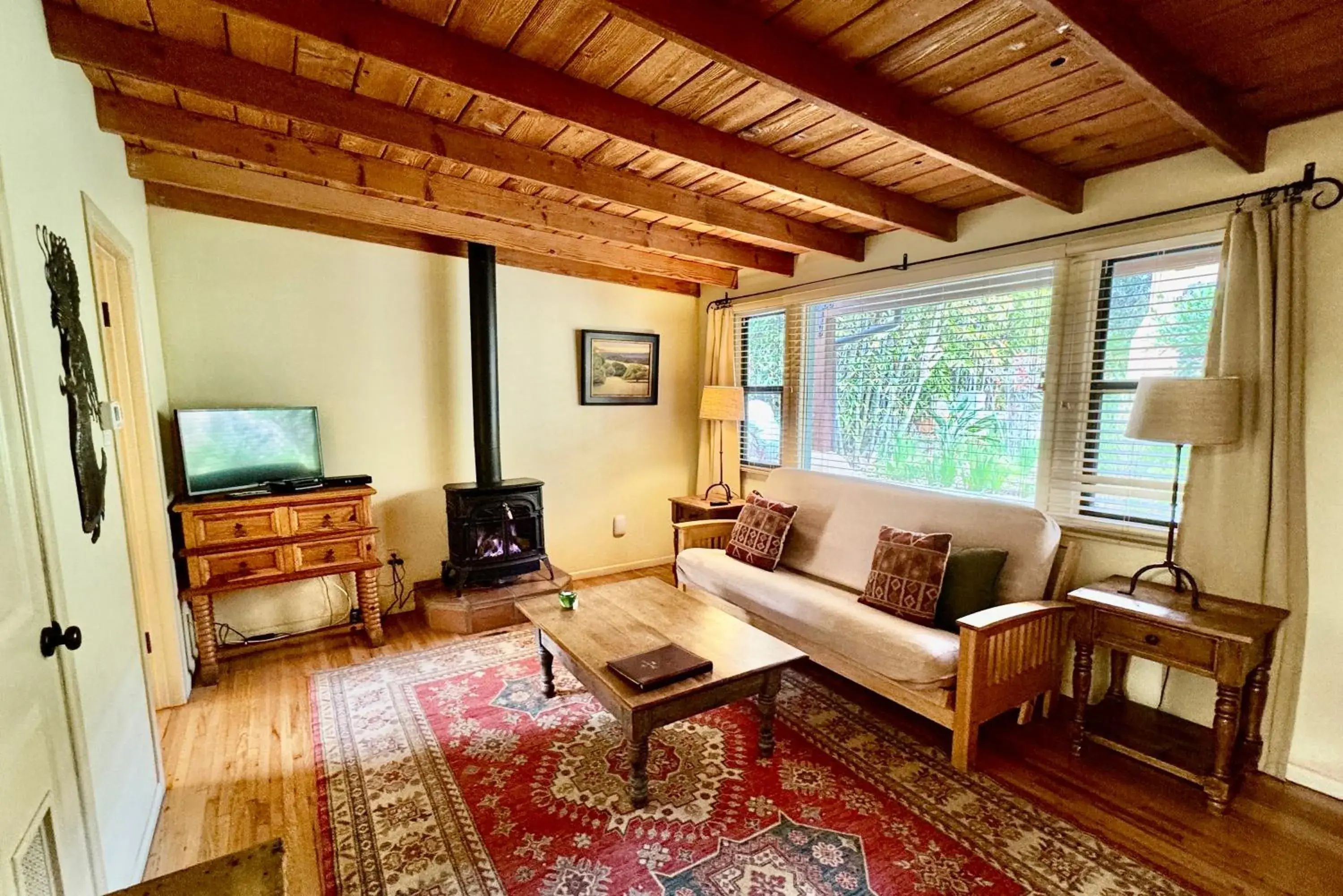 One-Bedroom Suite in Blue Iguana Inn One-Bedroom Suite in Blue Iguana Inn