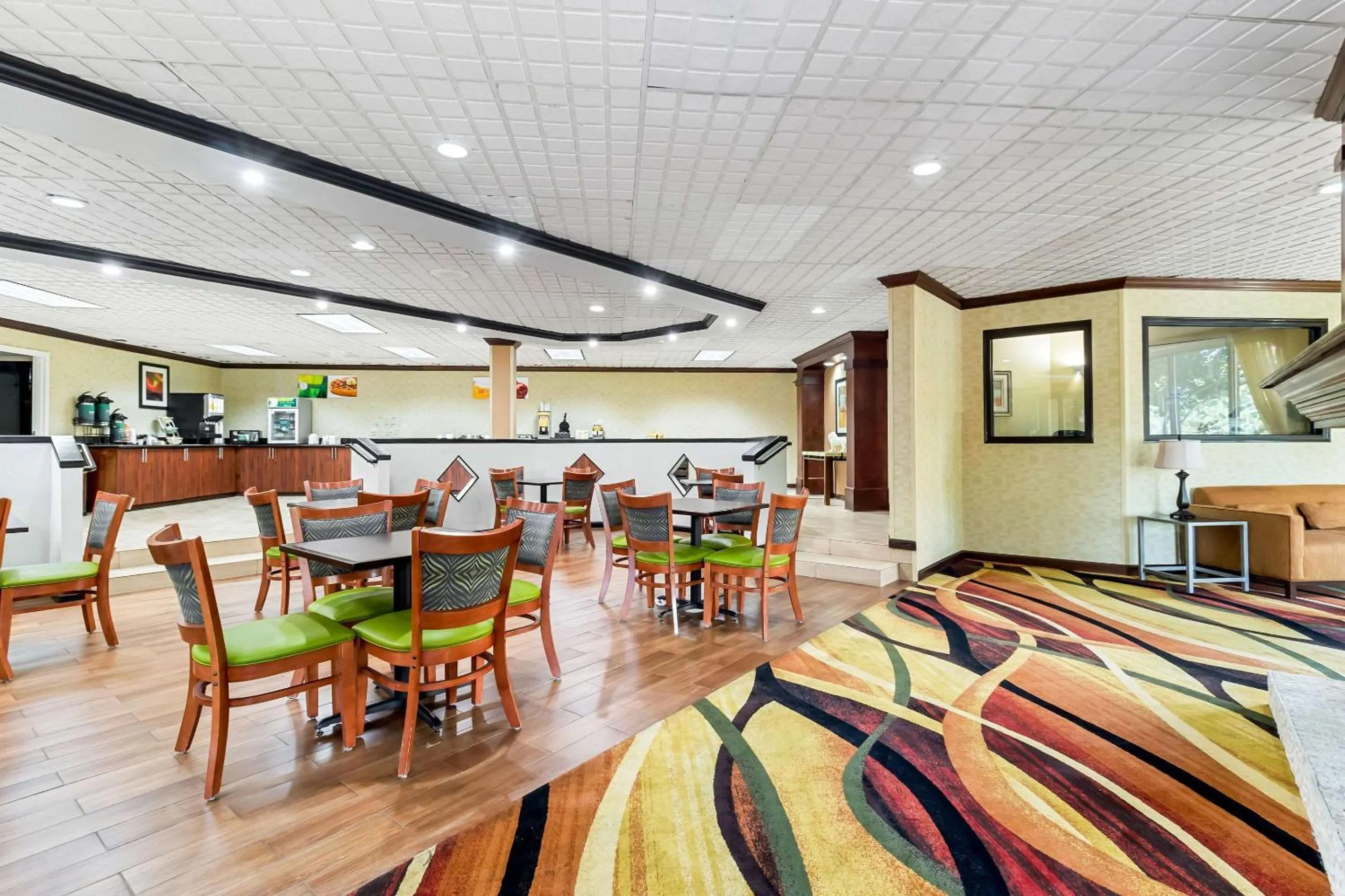 Breakfast in Quality Inn & Suites Florence Civic Center