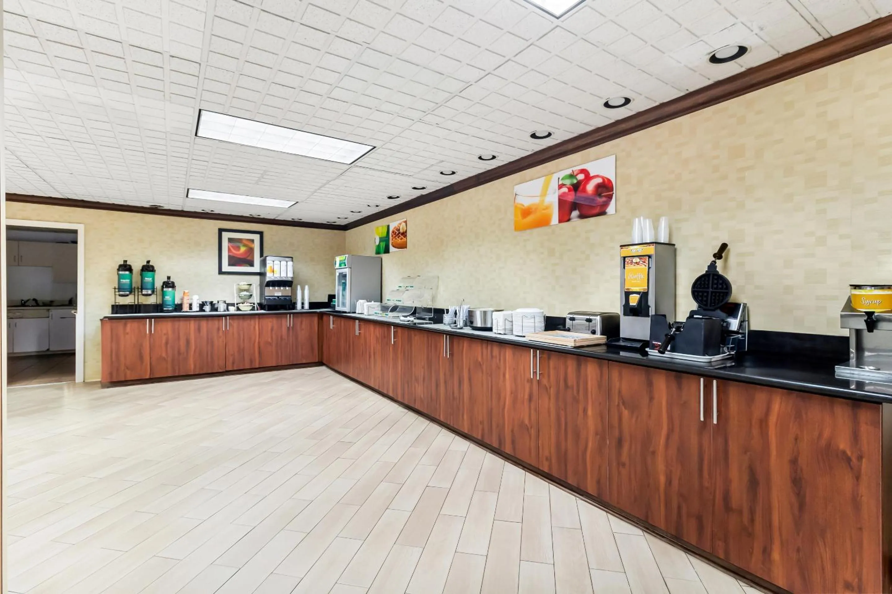 Breakfast in Quality Inn & Suites Florence Civic Center