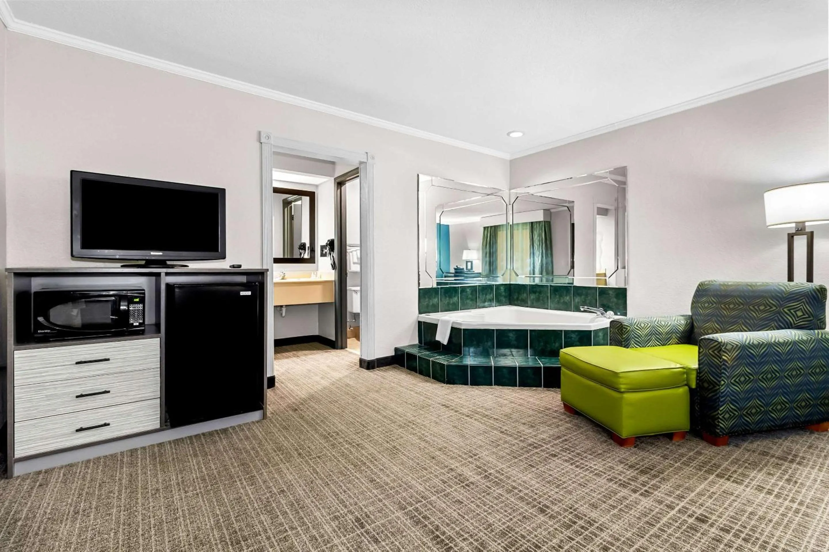 Bedroom in Quality Inn & Suites Florence Civic Center