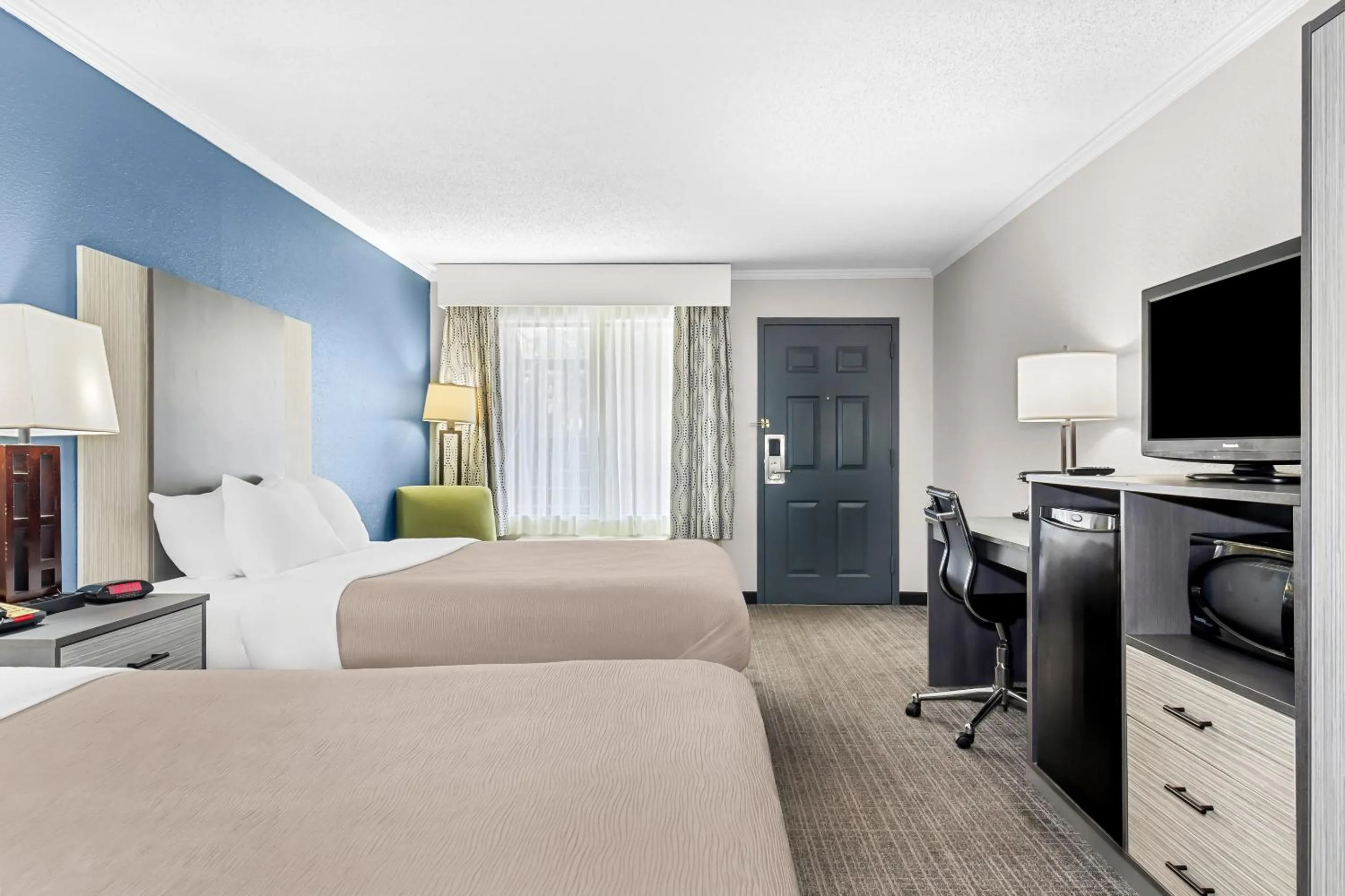 Bedroom, Bed in Quality Inn & Suites Florence Civic Center