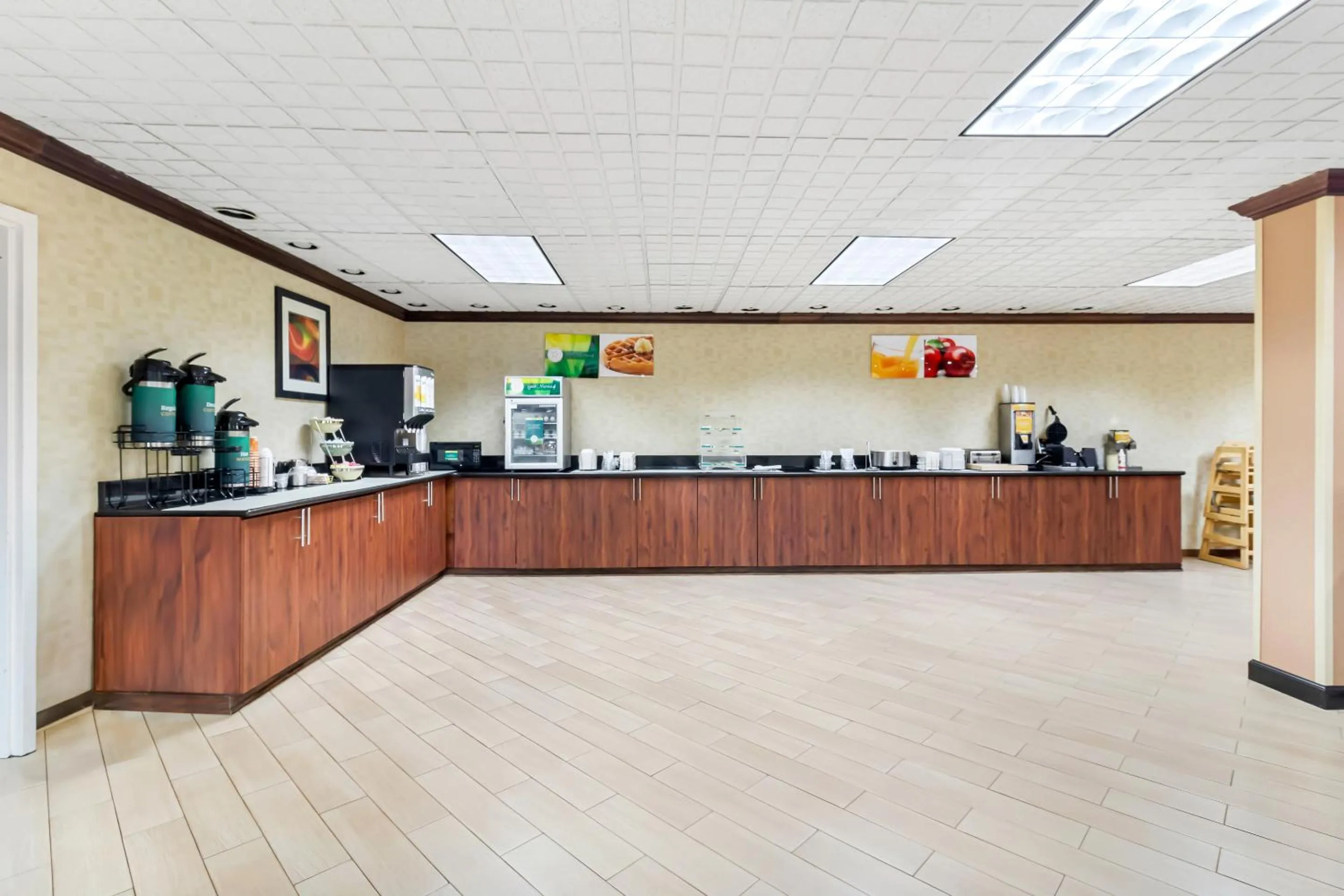 Breakfast in Quality Inn & Suites Florence Civic Center