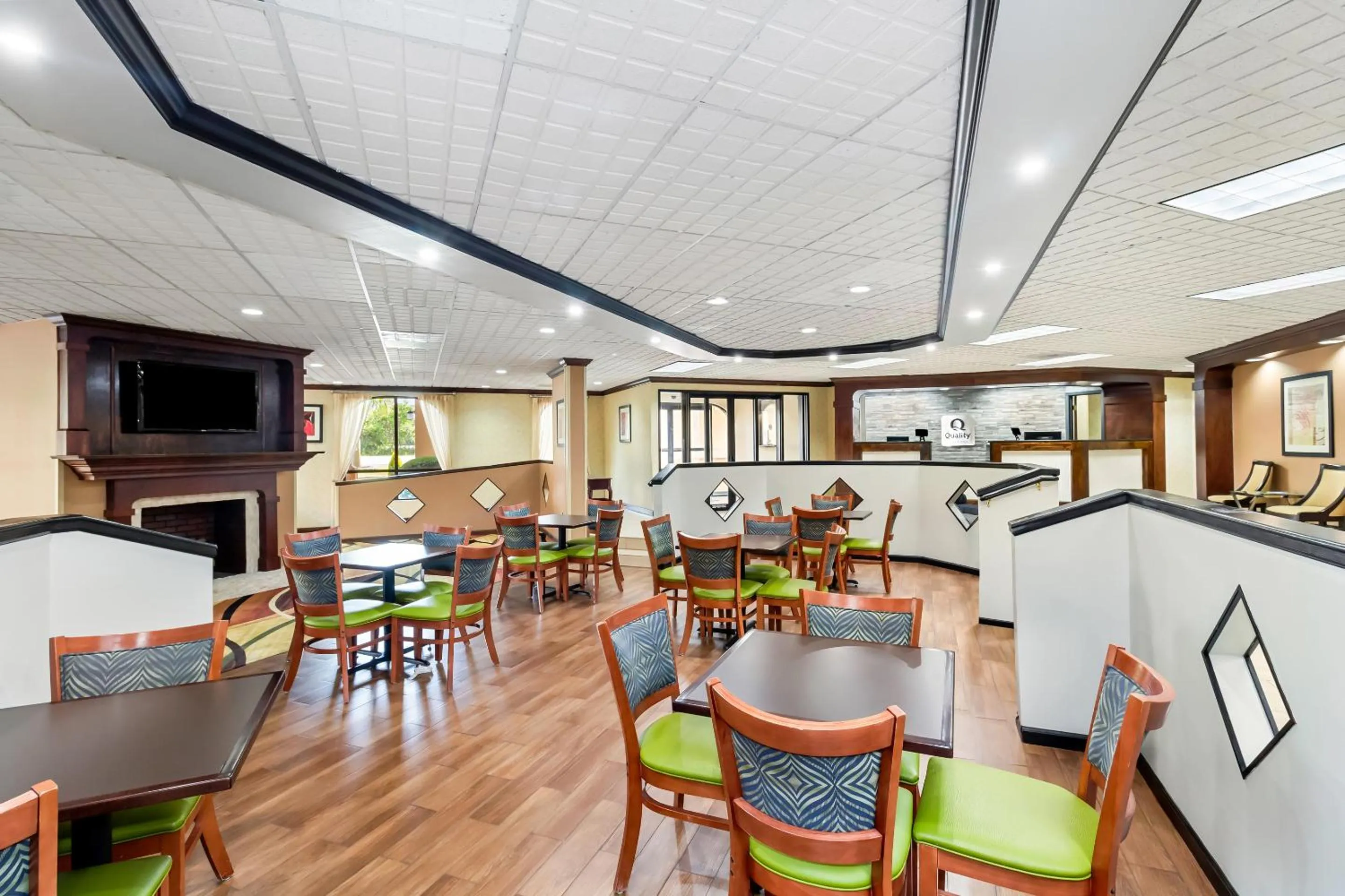 Breakfast in Quality Inn & Suites Florence Civic Center