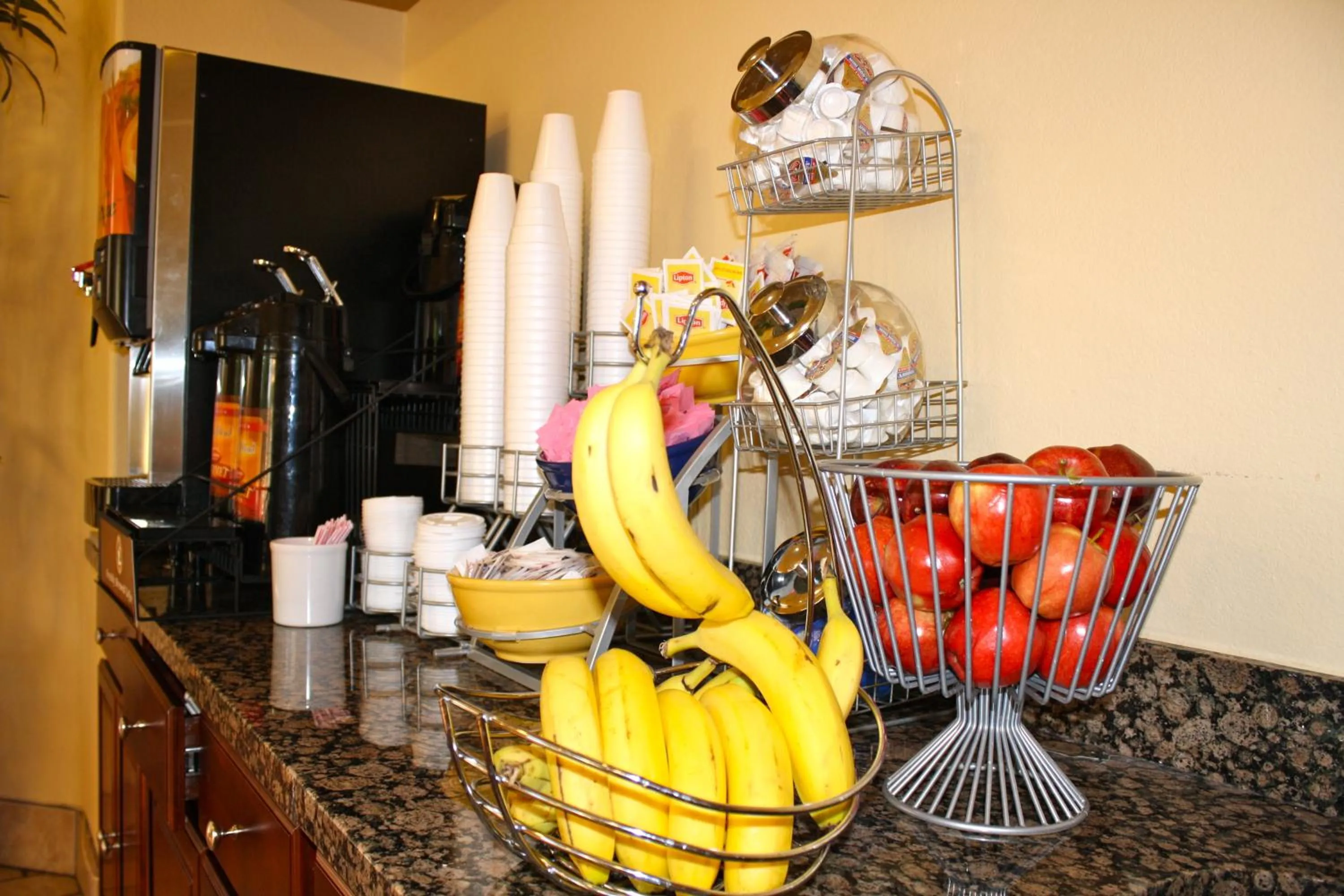 Buffet breakfast in Days Inn by Wyndham Globe