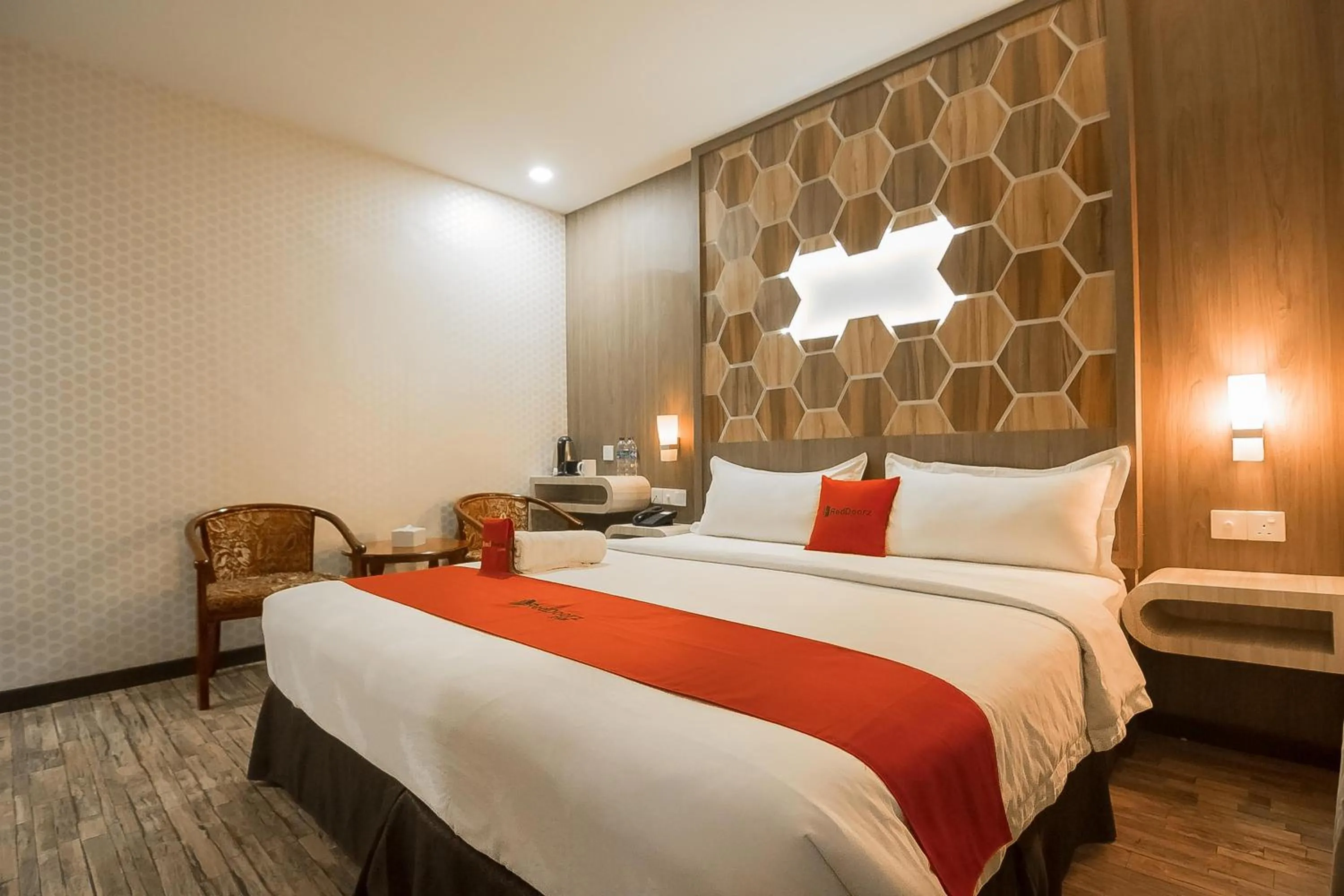 RedDoorz Plus at Paragon Nagoya Hotel Batam