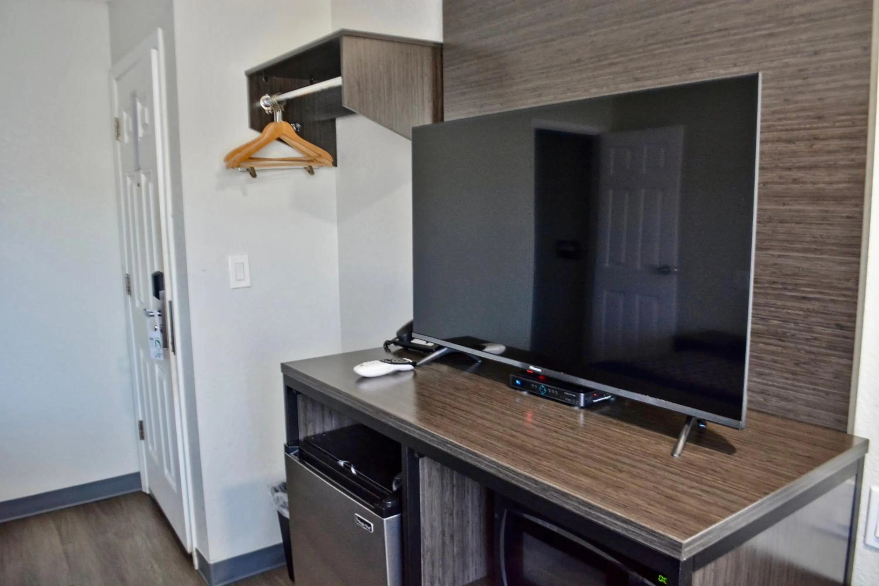 Maverick Motel - Modern Renovated Motel