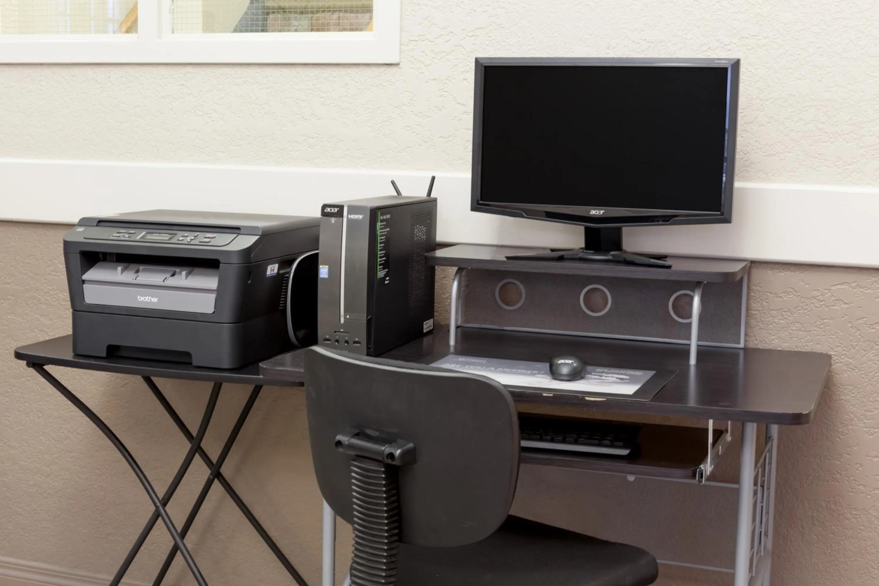 Area and facilities in Super 8 by Wyndham Medicine Hat AB