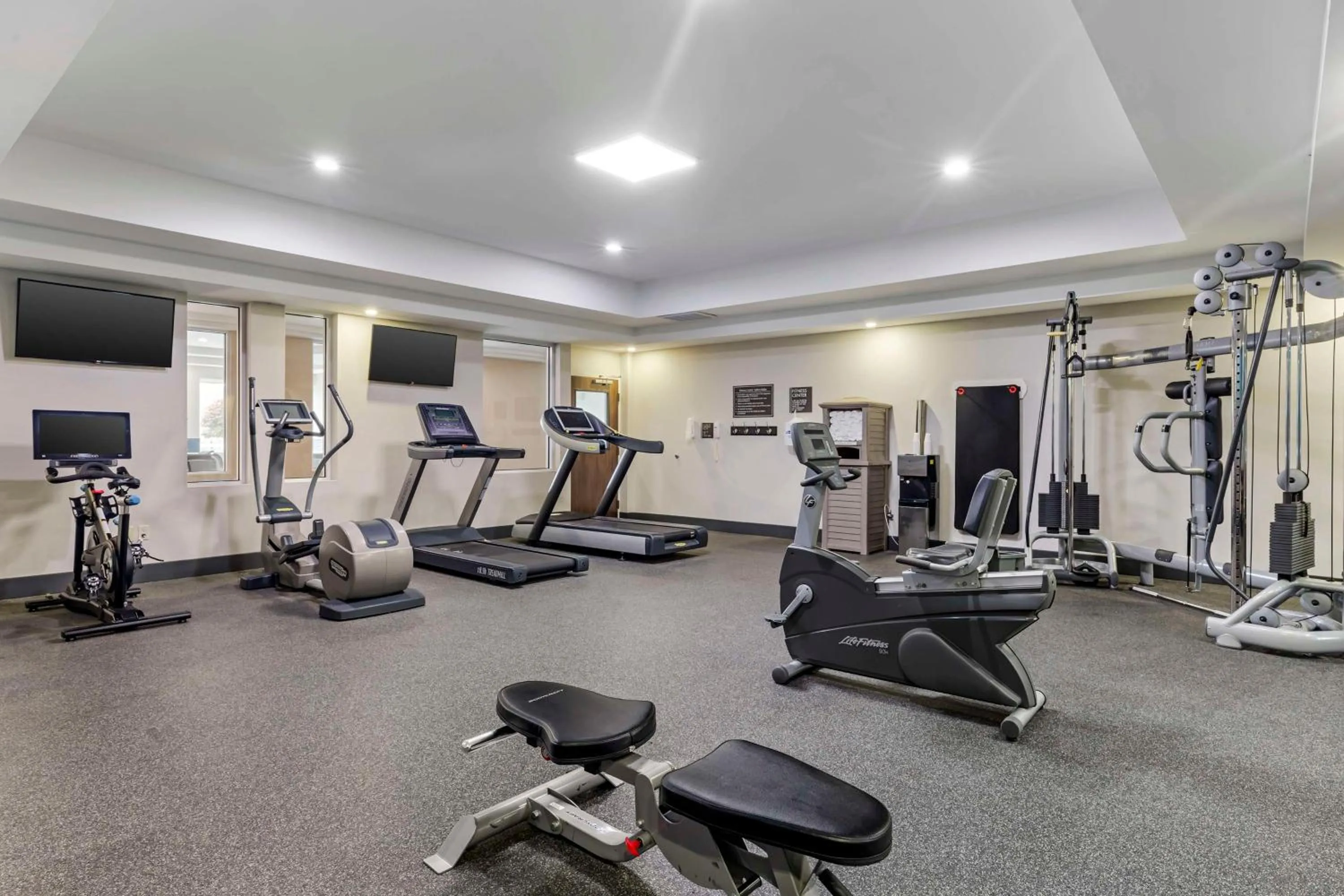Fitness centre/facilities in Best Western Plus North Shore Hotel