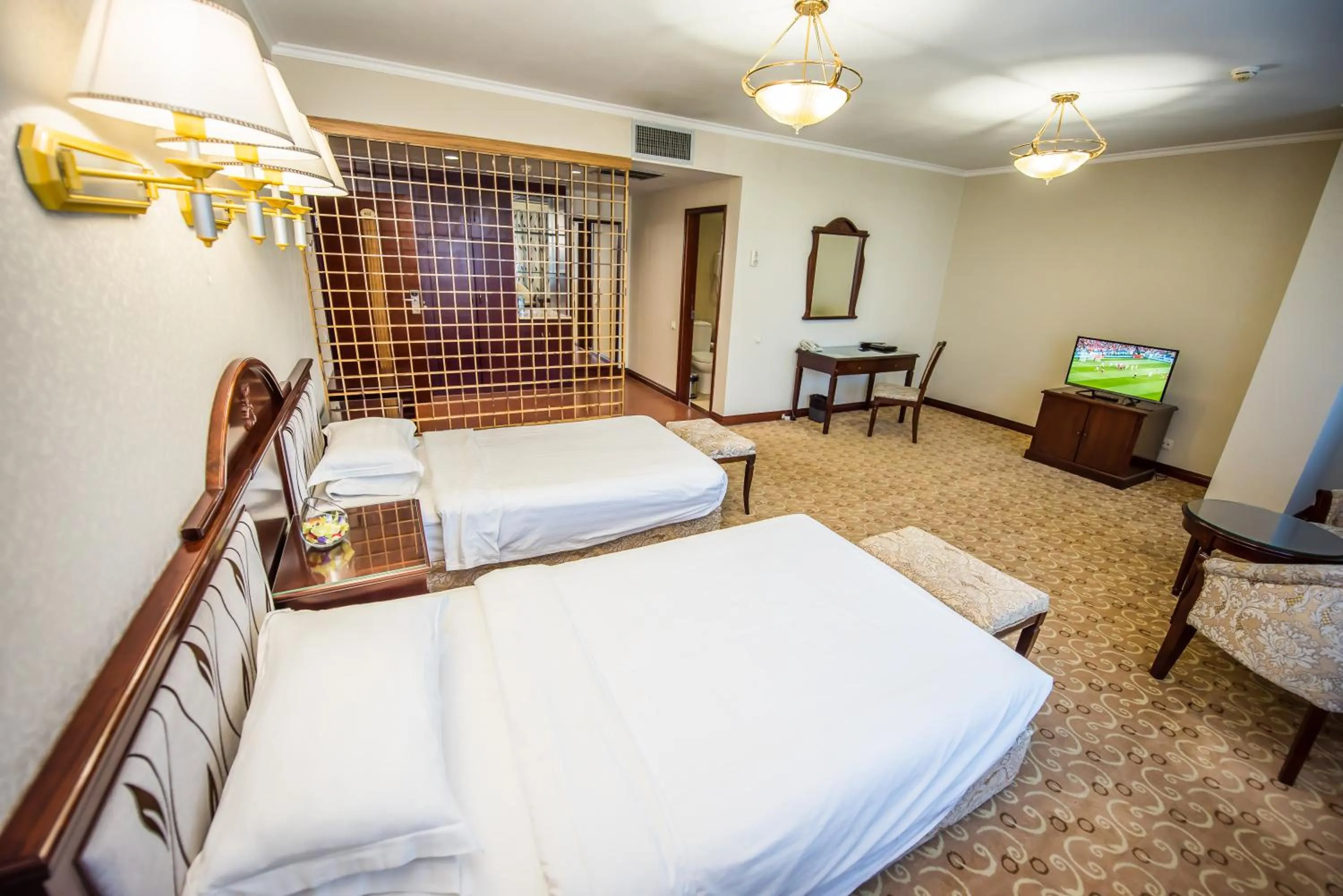 Photo of the whole room, Bed in G Empire