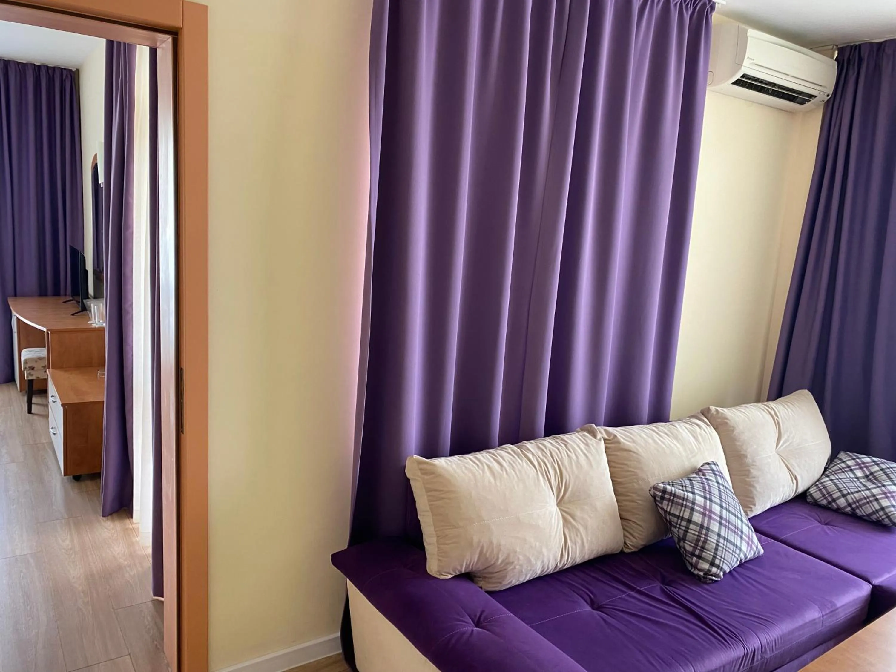 Photo of the whole room in Hotel Atol