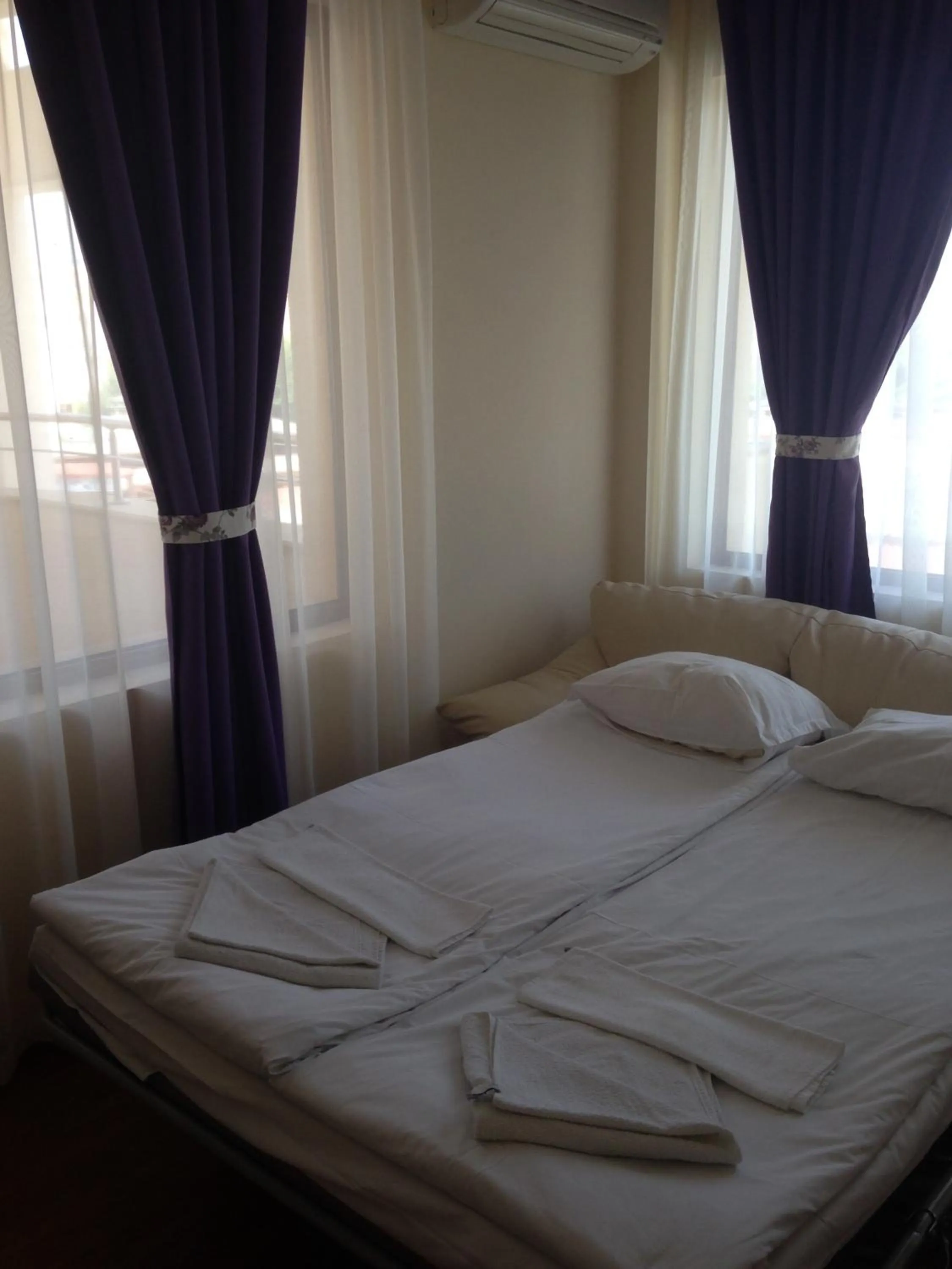 Bedroom in Hotel Atol