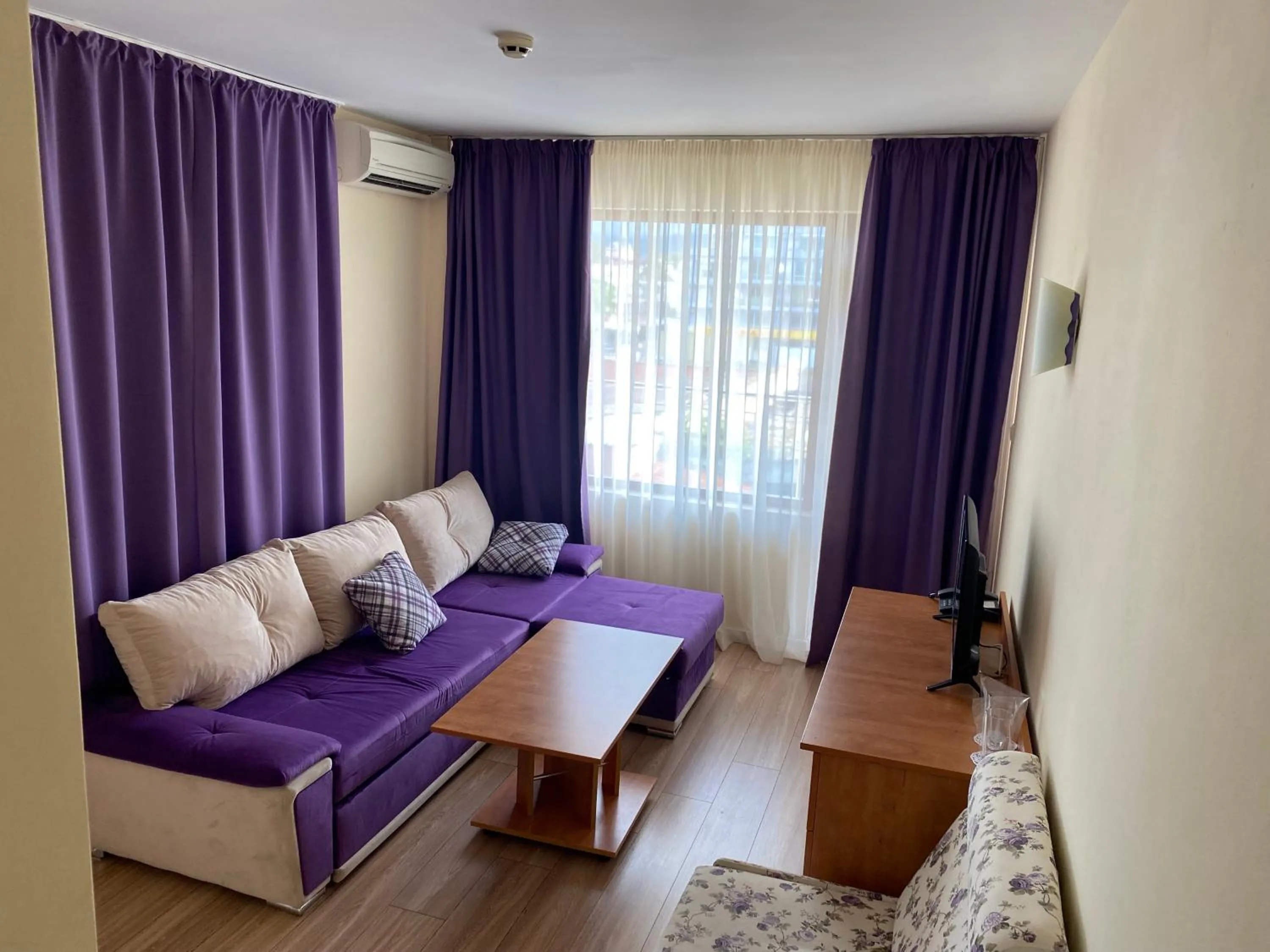 Photo of the whole room in Hotel Atol